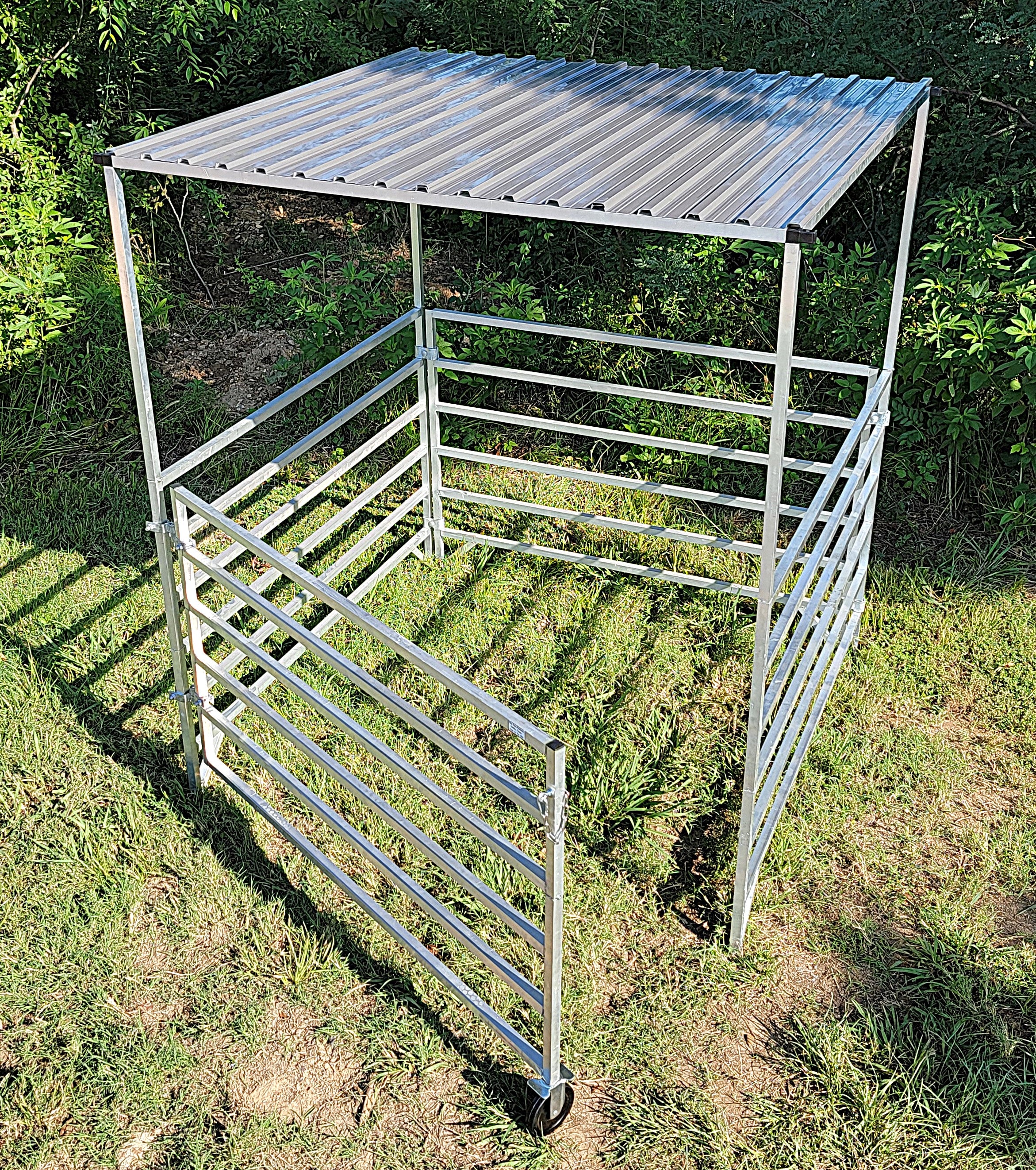 5 Ft x 5 Ft Aluminum Horse Stall Kit with 6 Rails, 3 Panels & 1 Gate - Includes Shade Canopy for Outdoor Horse Shelter, Pasture & Stable Use