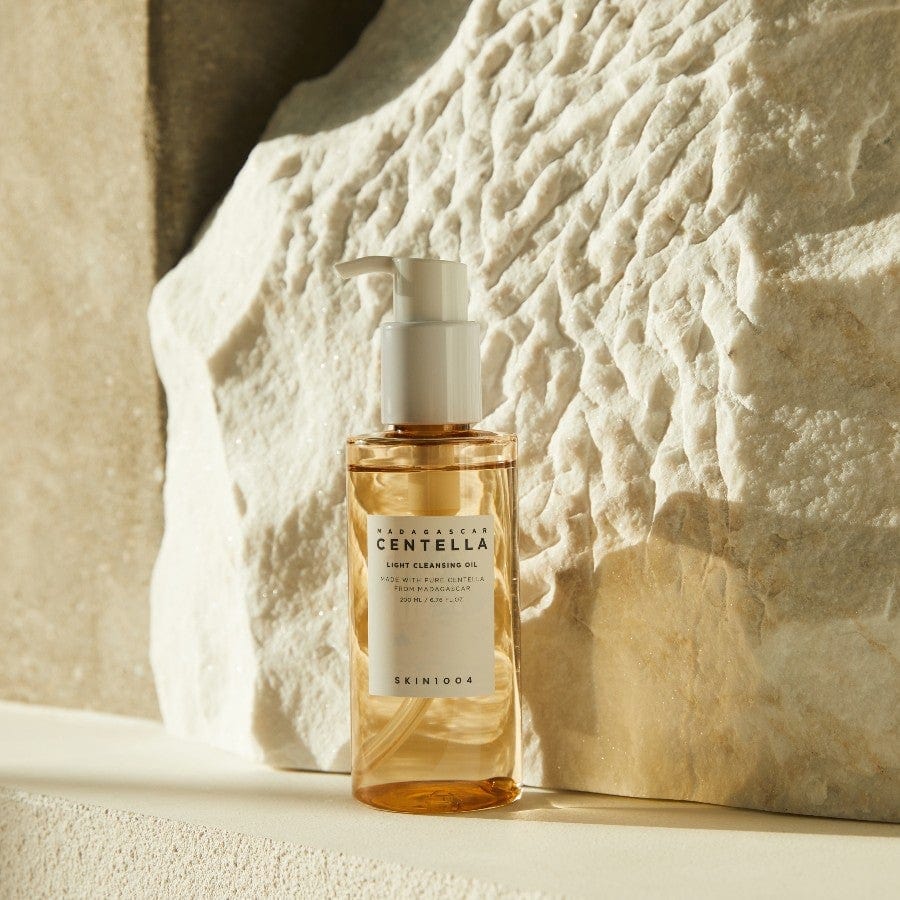 SKIN1004 Madagascar Centella Light Cleansing Oil 200ml - Gentle Facial Cleanser for Sensitive Skin | Perfect for Daily Makeup Removal & Skincare Routine
