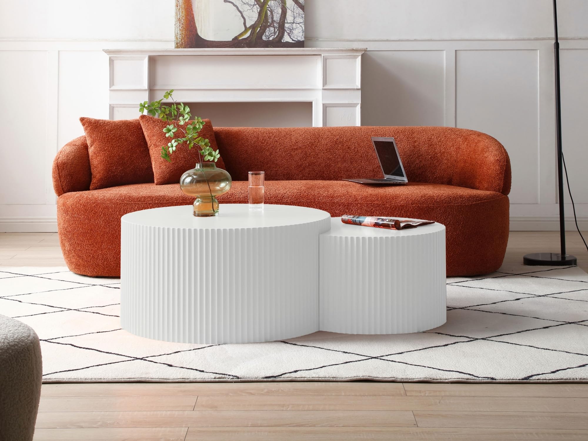 HMFULE 2-Piece Round Nesting Coffee Table Set - Crescent Side Tables, Accent End Table for Living Room - Matte White - Perfect for Small Spaces & Modern Home Decor