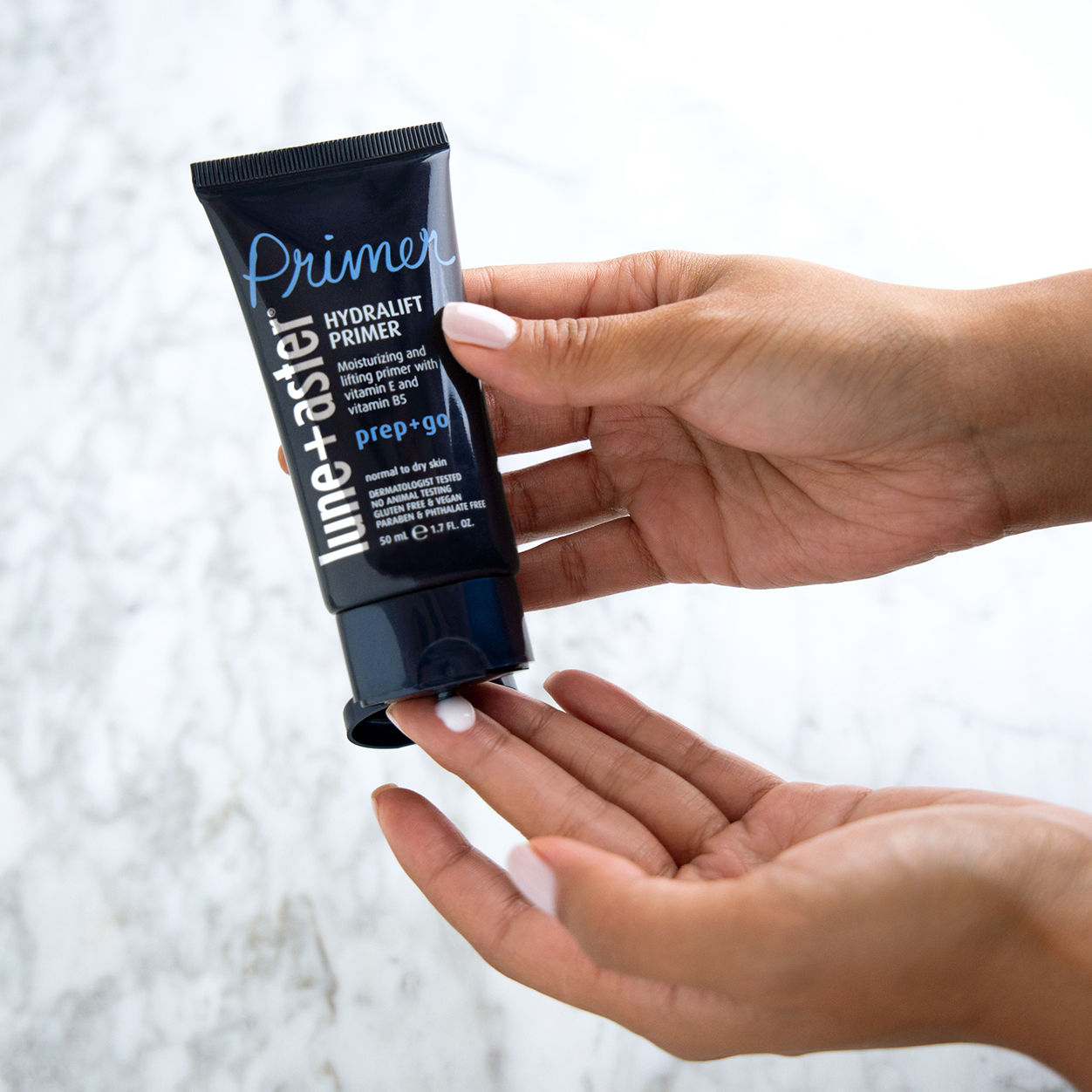 Hydralift Primer - Hydrating & Brightening Face Primer for Flawless Makeup - Perfect for Daily Use & Special Occasions