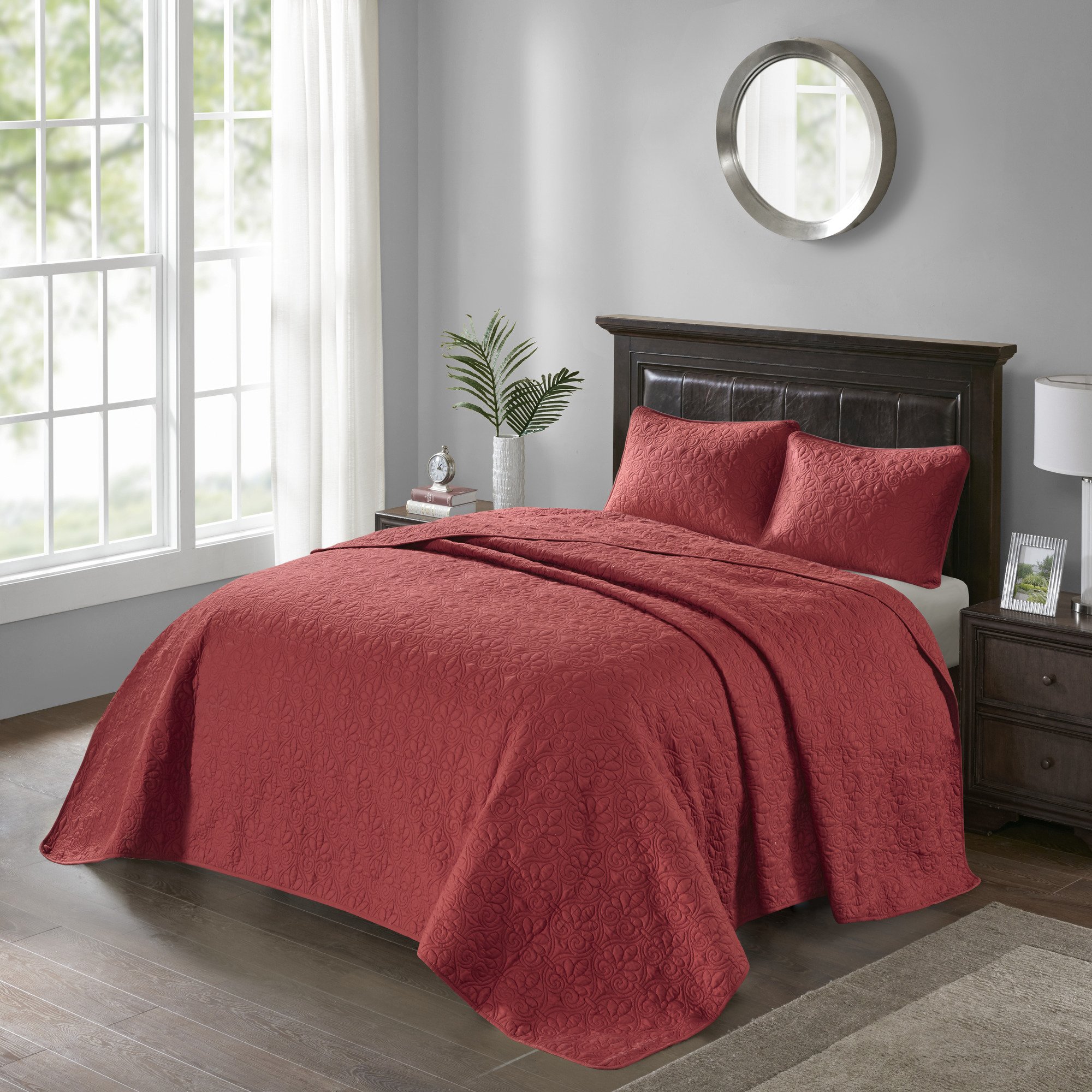 Madison Park Quebec King Size Quilt Set - Red Damask Pattern, 3-Piece Ultra Soft Microfiber Bedding with Quilted Coverlet | Luxury Bedroom Decor for Master Suite or Guest Room