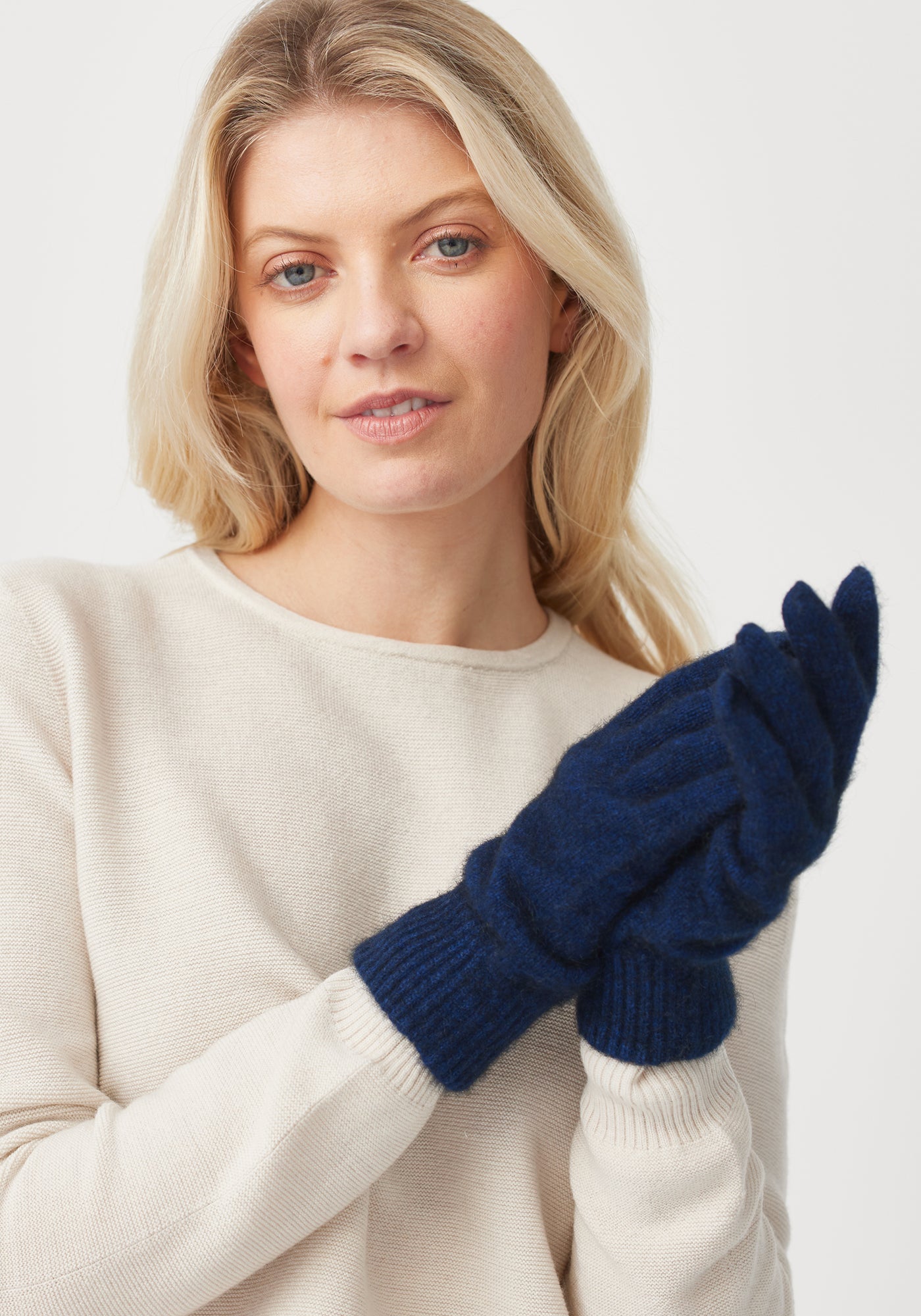 Cozy Winter Gloves Uw70709 - Warm Touchscreen Compatible for Men & Women - Perfect for Skiing, Snowboarding & Outdoor Activities