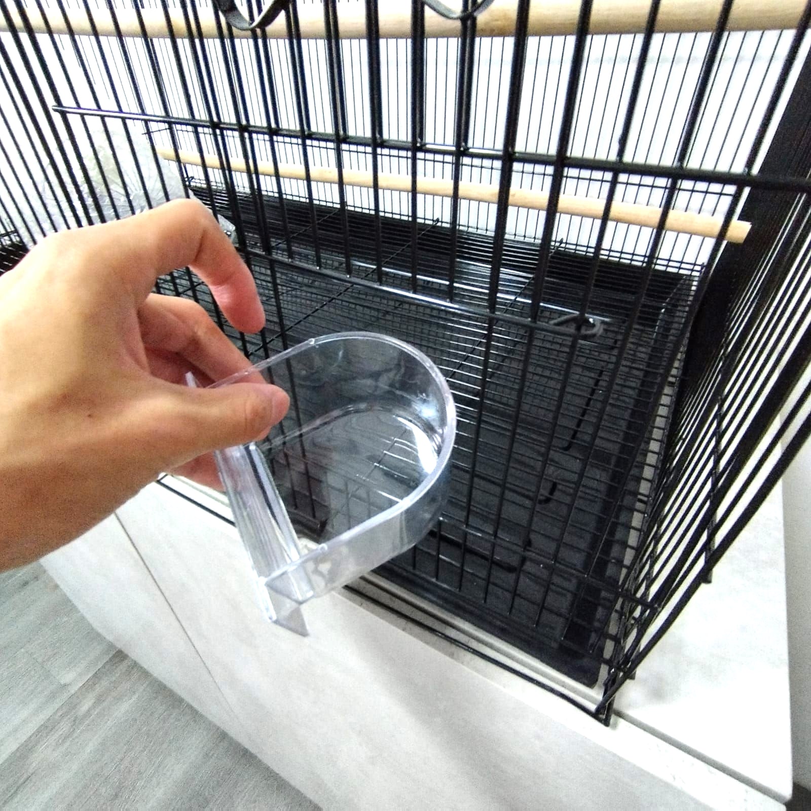 DAYANG D610 Large Bird Cage for Parrots - 30x18x18 Inches (76x46x45.5cm) - Black Metal Aviary with Removable Tray - Perfect for Cockatiels, Lovebirds & Small Parrots - Home & Outdoor Use