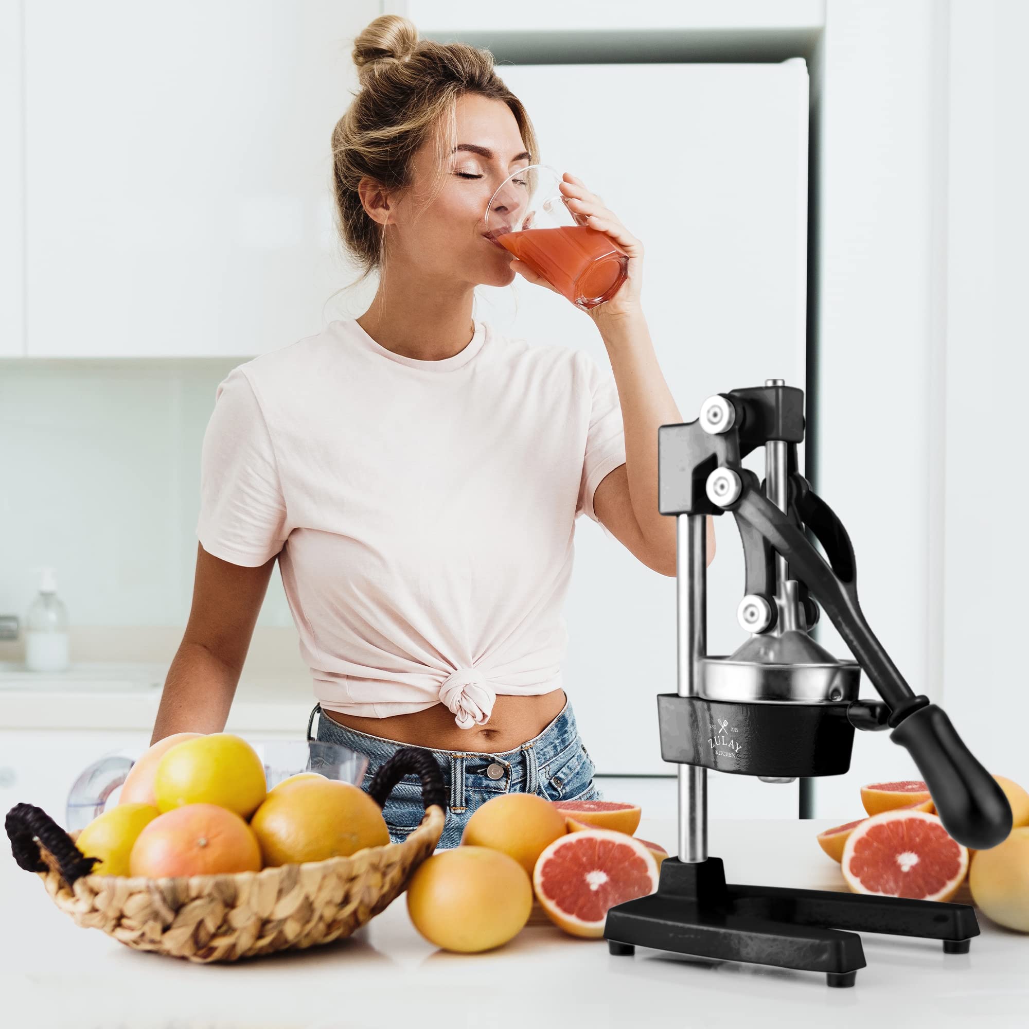 Premium Cast Iron Orange Juice Squeezer - Heavy Duty Stainless Steel Citrus Juicer for Lemons, Limes & Grapefruits | Professional Grade Solid Metal Squeezer Bowl for Fresh Juice at Home, Bars & Restaurants