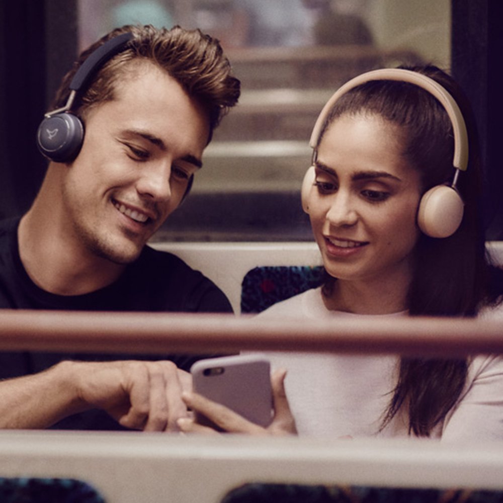 Libratone Q Adapt Wireless Bluetooth Over-Ear Headphones with Active Noise Cancelling, CSR 8670 Chip, aptX Hi-Fi Sound & Deep Bass, 20H Playtime - Perfect for Travel, Work, TV Watching & Commuting (White)