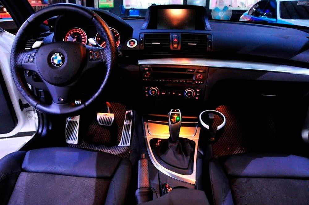 F30 Style LED Illuminated Shift Knob Gear Selector Upgrade for BMW E90 E92 E93 - Premium Aluminum Gear Shift Knob with Color Changing Lights for Night Driving & Car Enthusiasts