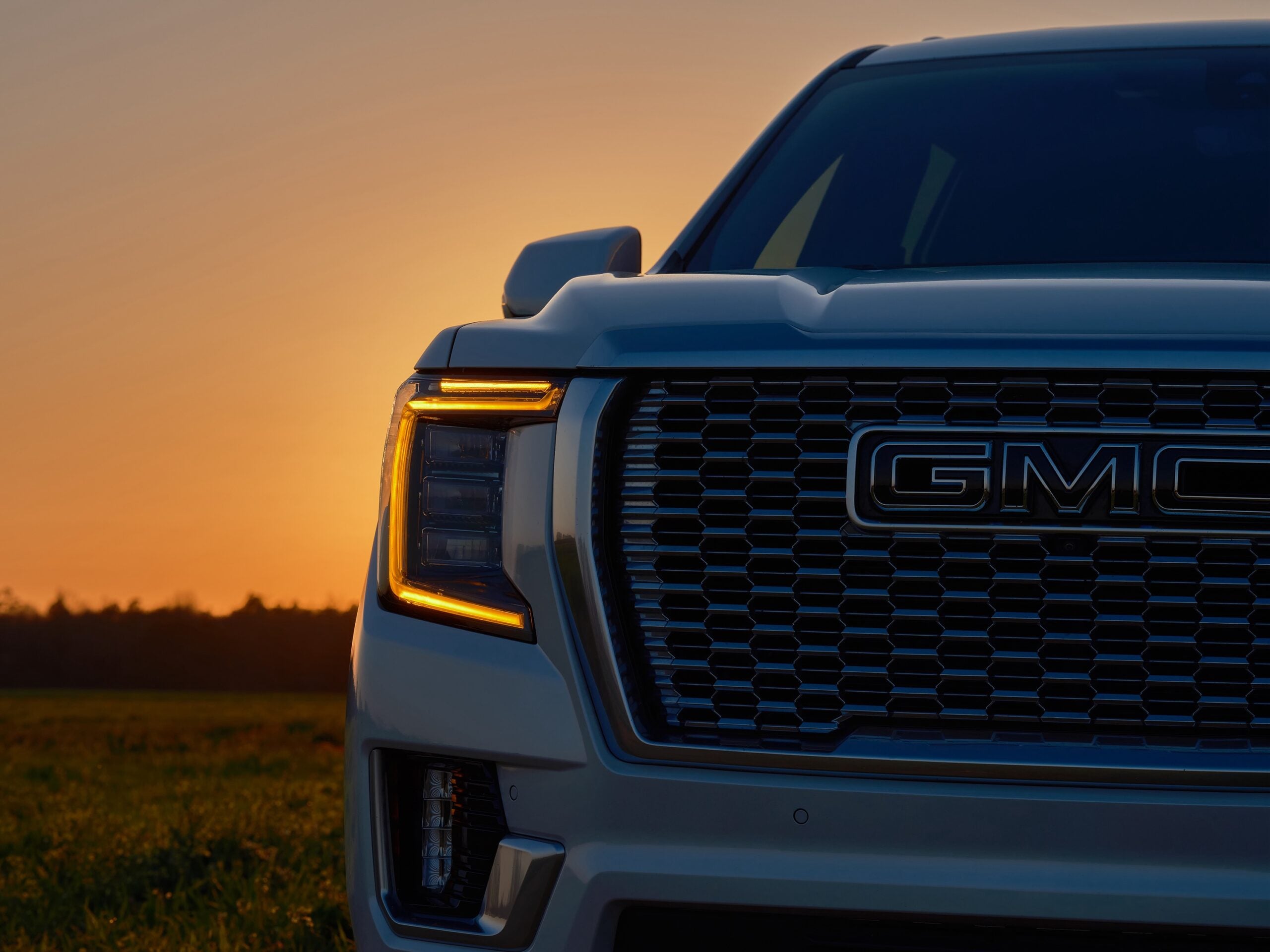2024 GMC Yukon Amber Switchback DRL Kit - LED Daytime Running Lights with Turn Signal Function - Upgrade for 2021-2024 Models - Perfect for Off-Roading & Night Driving
