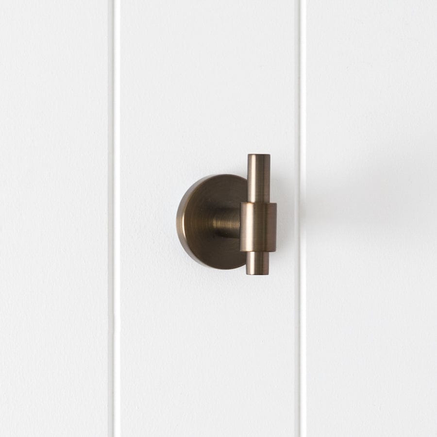 Vintage Brass Melbourne Robe Hook - Elegant Wall-Mounted Coat Hanger for Bathroom, Bedroom & Entryway - Perfect for Towels, Robes & Hats