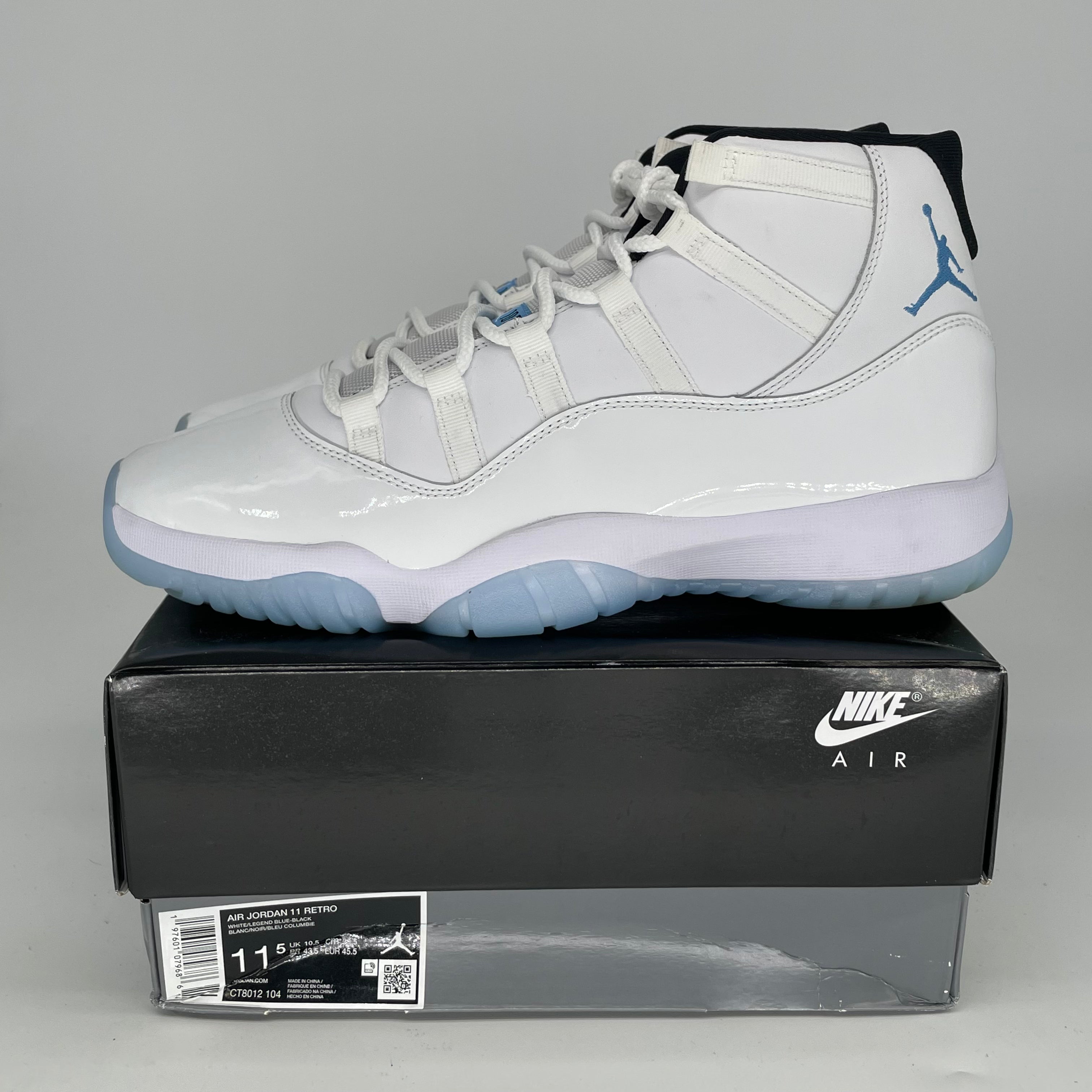 AIR JORDAN 11 Retro 