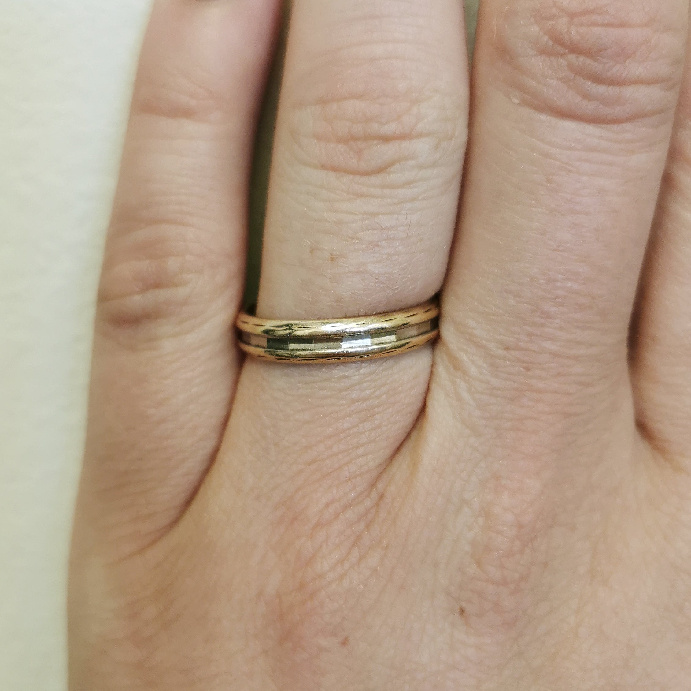 10K Yellow Gold Textured Ring for Women - Size 8.5 - Elegant Stackable Band for Everyday Wear, Gift Giving & Special Occasions