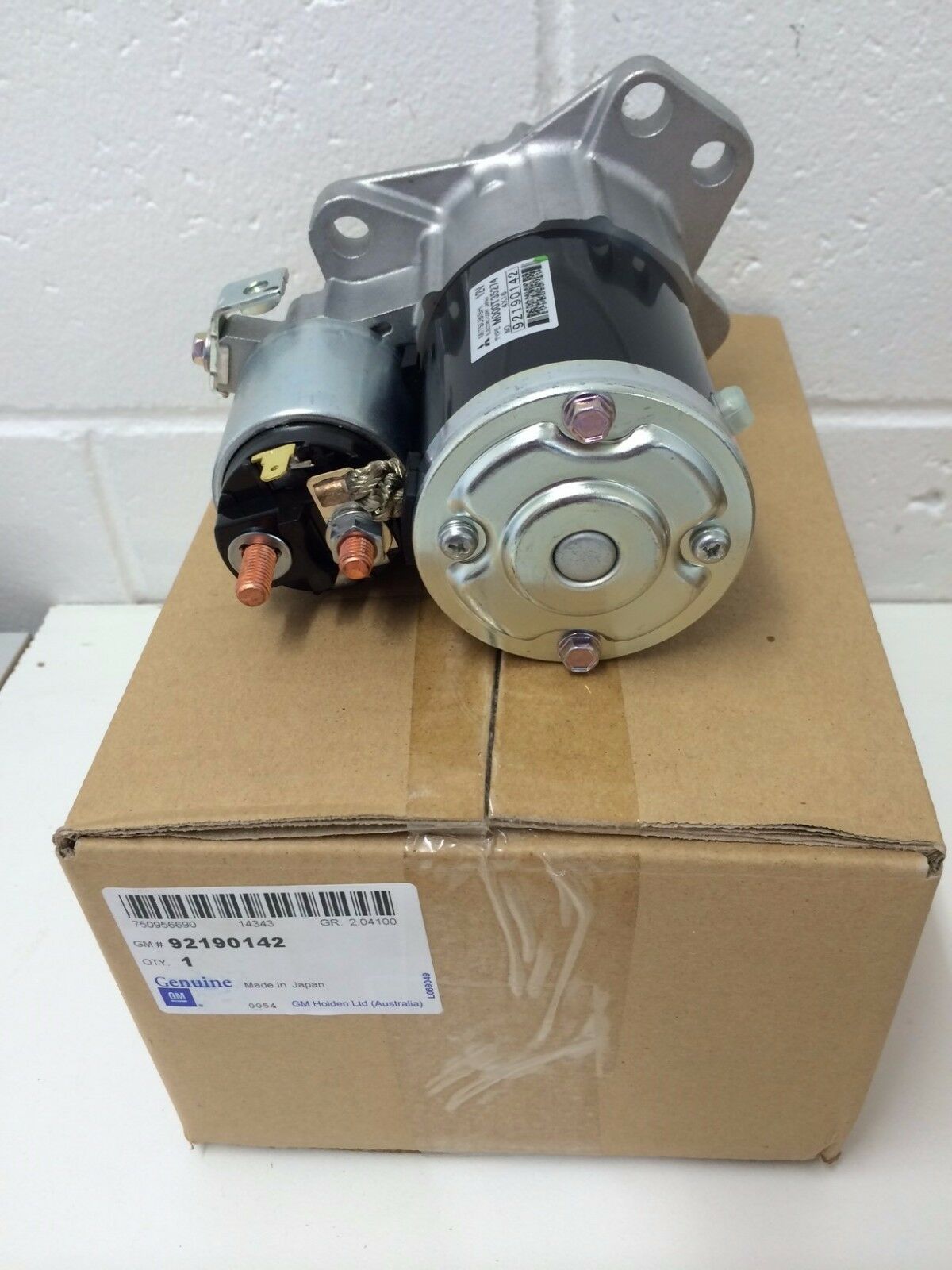 Holden Commodore VE WM V6 Starter Motor 2006-2009 - OEM Part #92190142 - Perfect for Engine Repairs & Auto Maintenance