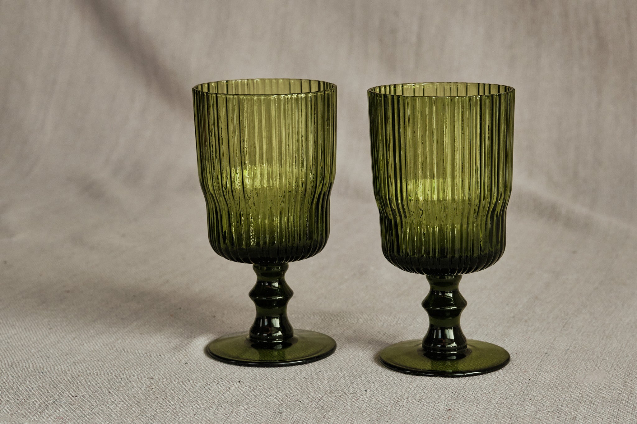 Elegant Green Ribbed Wine Glass Set - 12 oz Stemware for Red & White Wine, Perfect for Dinner Parties, Weddings & Home Decor