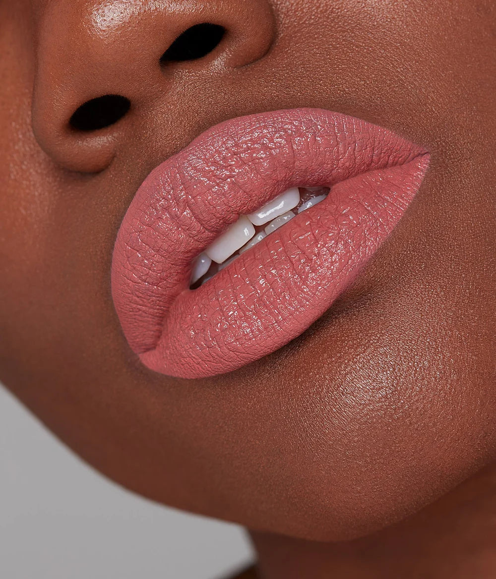 R.E.M. Beauty Classic Lipstick - Long Lasting Matte Lipstick for Women, Hydrating & Non-Drying Formula | Perfect for Everyday Wear, Date Night & Special Occasions