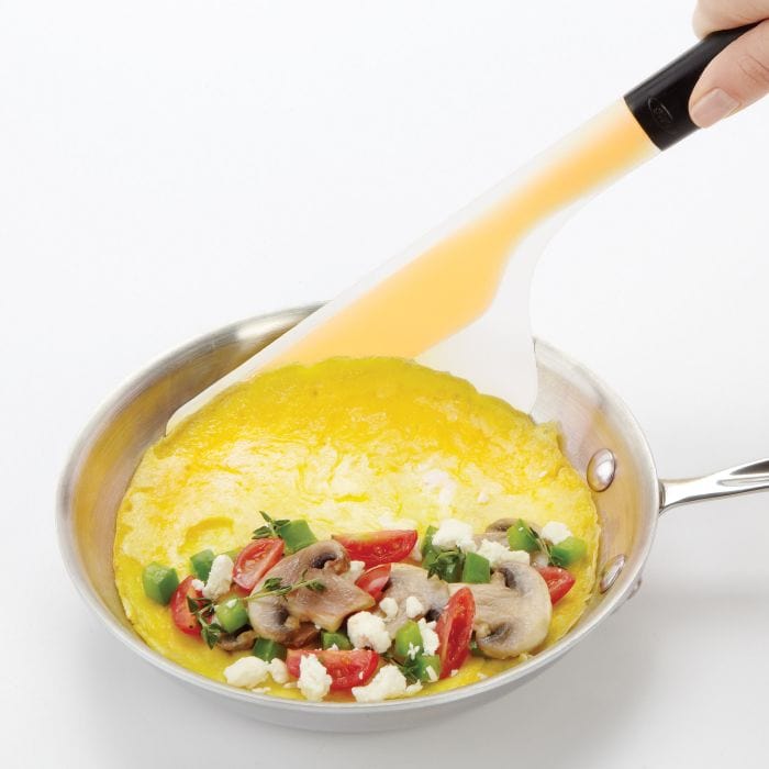 OXO Flip & Fold Omelet Turner - Stainless Steel Kitchen Spatula for Perfect Omelets, Pancakes & Eggs - Ideal for Breakfast Cooking & Non-Stick Pans