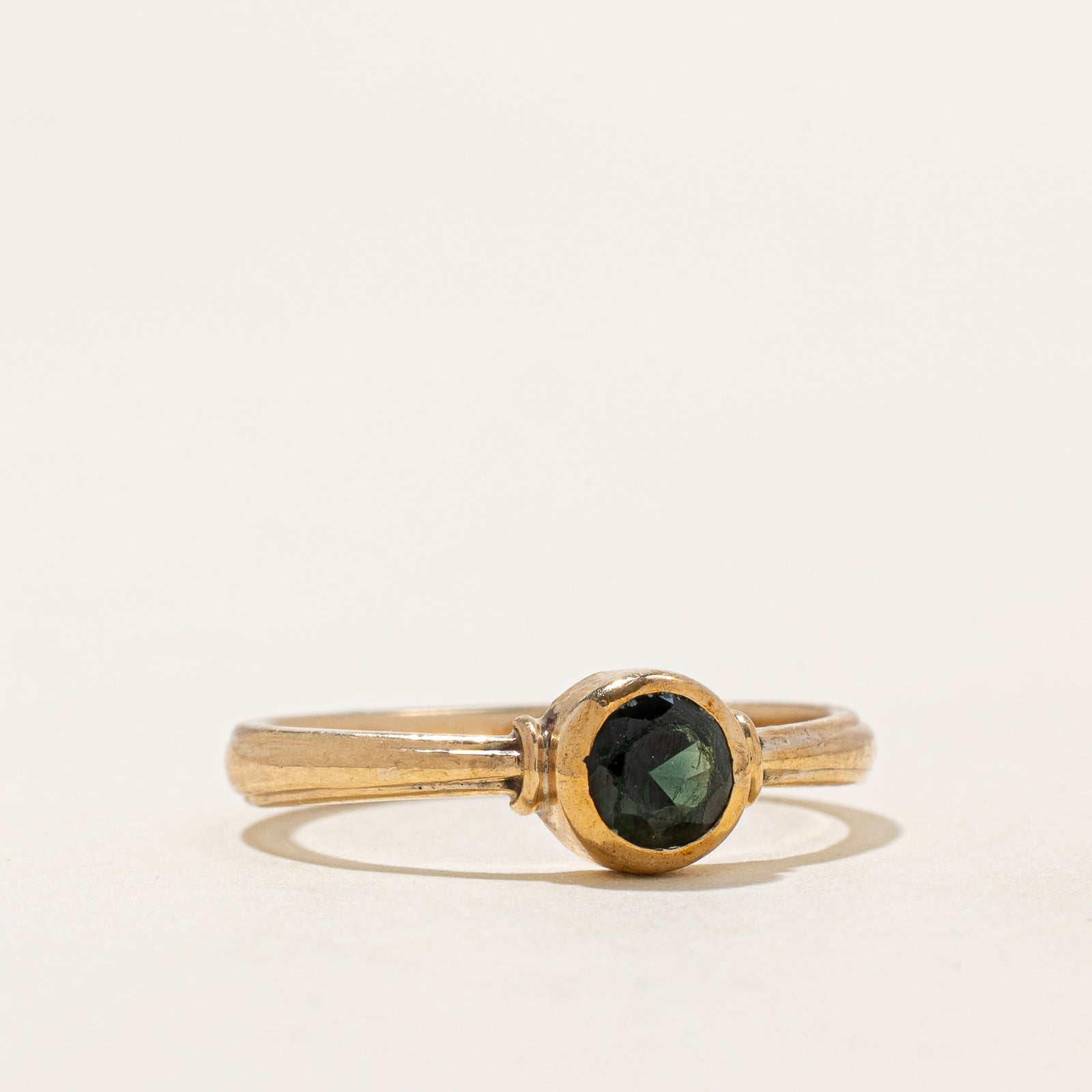 Exquisite Bezel Set Green Sapphire Ring | 0.85ct Natural Gemstone | Size 7.75 | Durable 925 Sterling Silver | Perfect for Engagement, Anniversary & Special Occasions