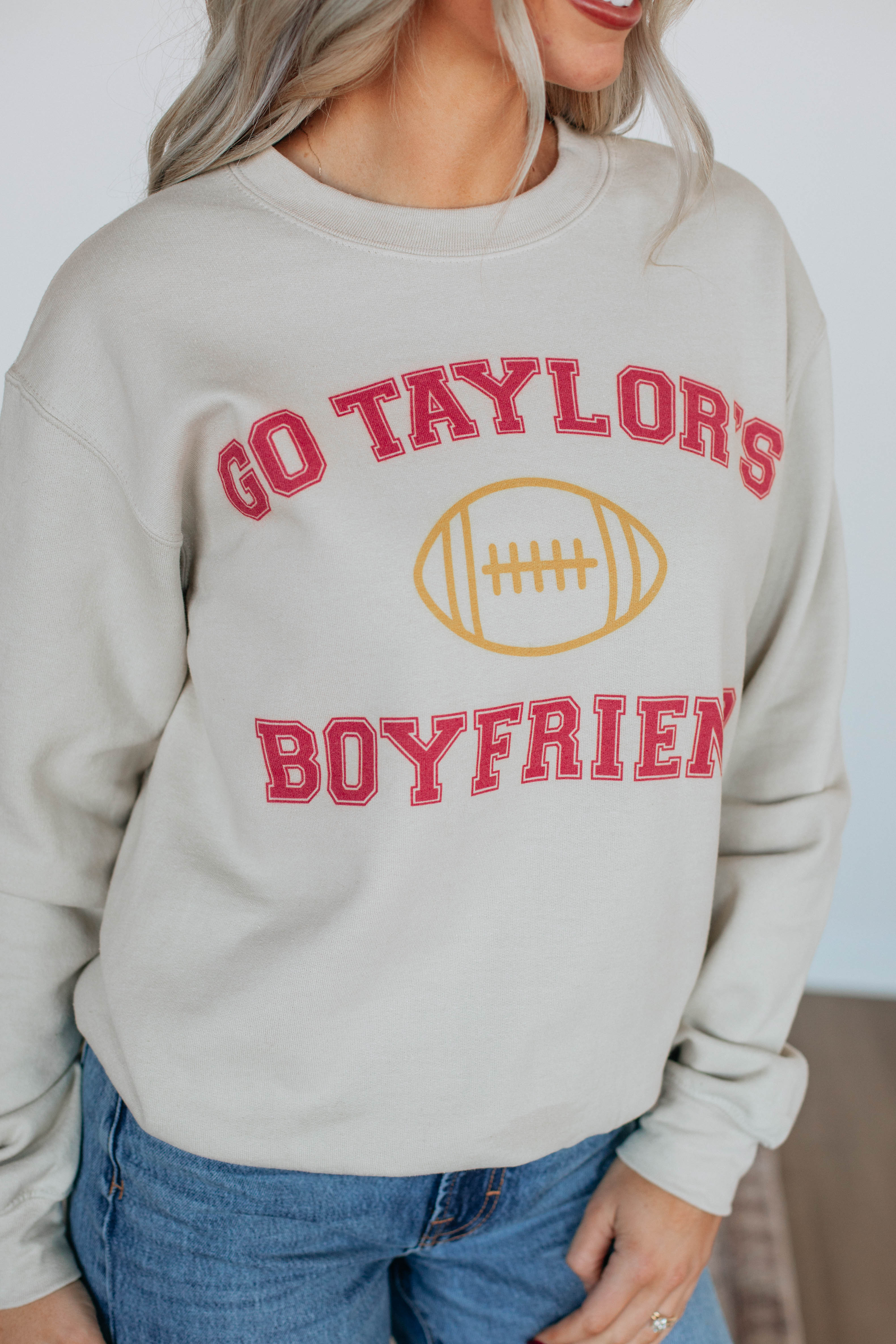 Go Taylor's Boyfriend Crewneck Sweatshirt - Soft & Cozy Pullover for Women - Casual Streetwear for Everyday Wear, Outings & Relaxing at Home