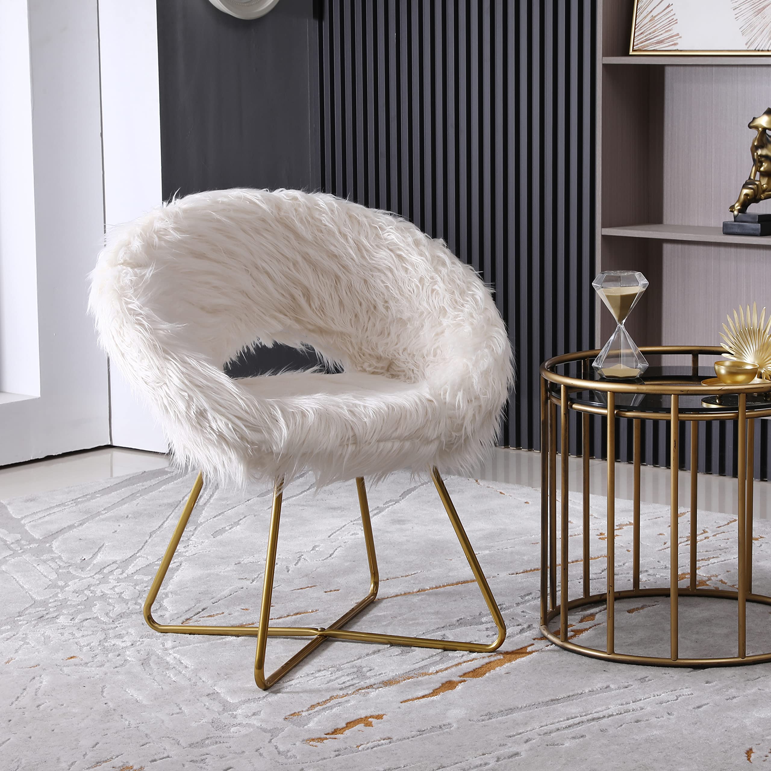 Slatina Faux Fur Upholstered Accent Chair by Roundhill Furniture - Soft White Modern Lounge Chair for Living Room, Bedroom & Office Decor