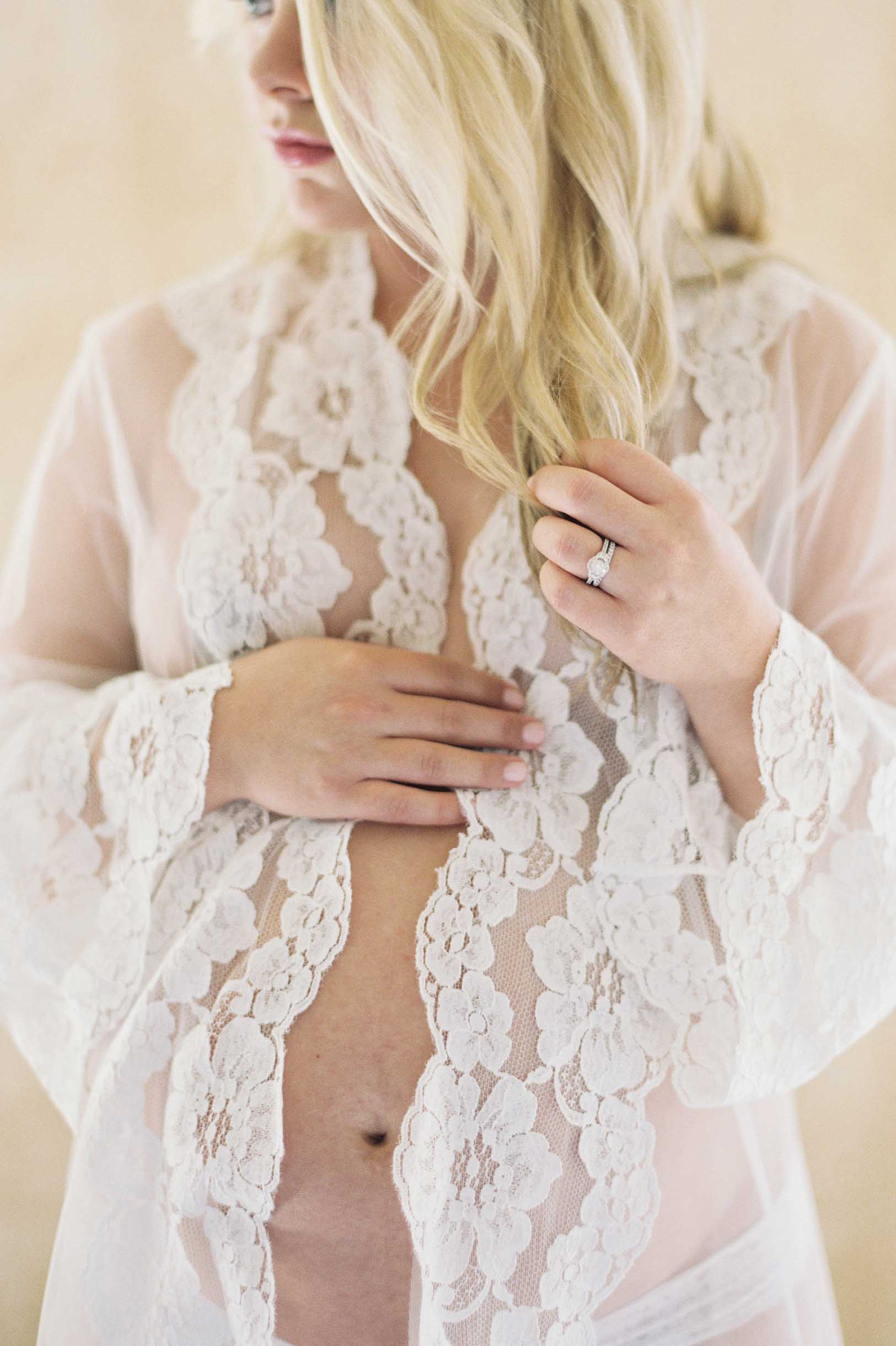 Elsa Tulle & French Off-White Lace Robe Kimono - Elegant Bridal Cover-Up, Wedding Party Dressing Gown, Boho Chic Loungewear for Bridesmaids & Photoshoots