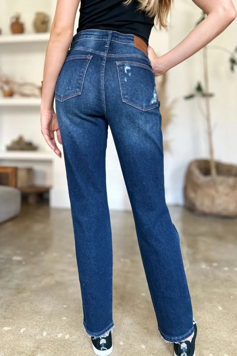 Judy Blue High Waist Rigid Magic Destroyed Straight Jeans for Women - Vintage Distressed Denim Pants with Comfort Stretch (Casual Wear, Street Style, Night Out)