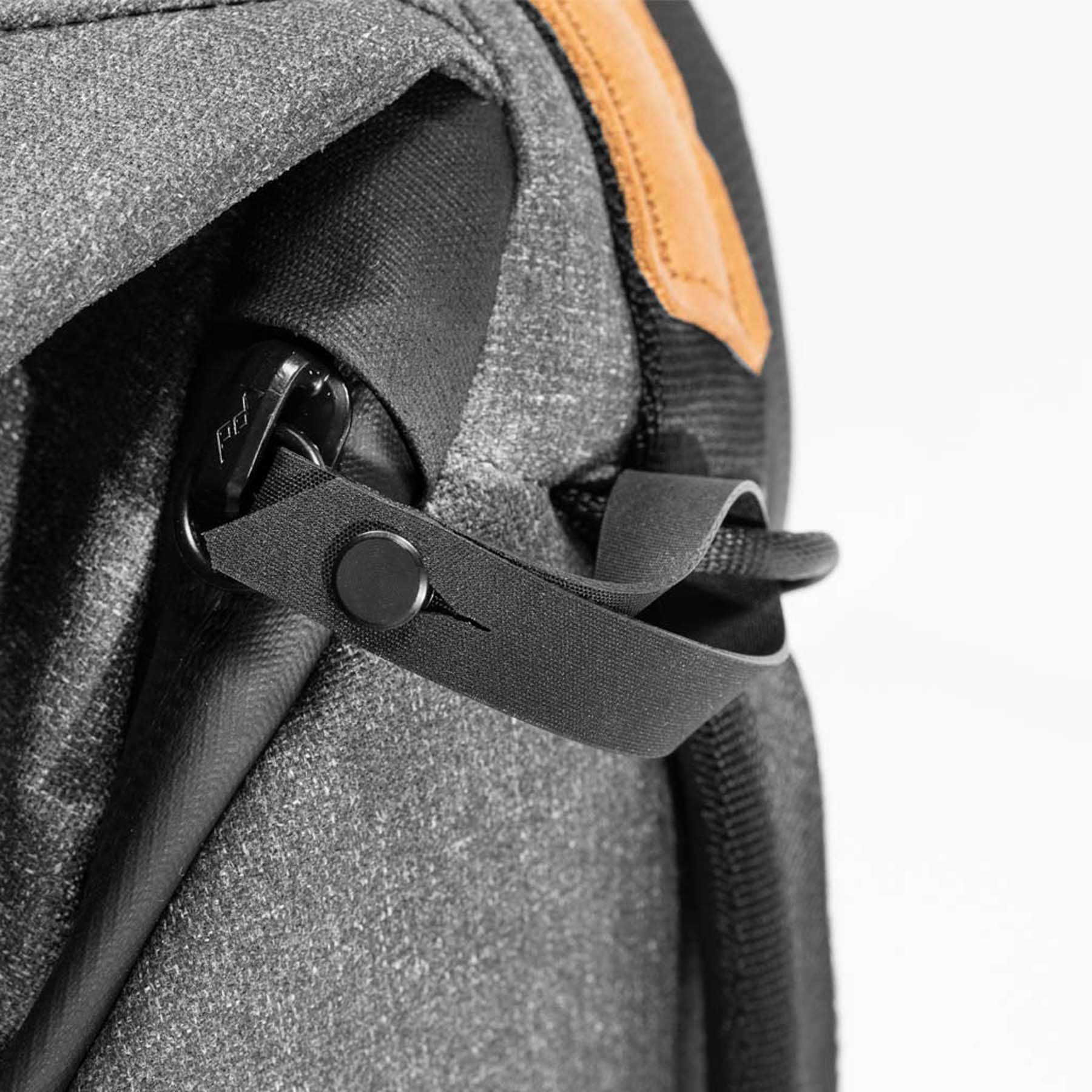 Peak Design Everyday Backpack 20L - Durable Camera & Travel Backpack for Photographers - Waterproof Laptop Bag with Customizable Storage - Perfect for Commuting, Hiking & Urban Adventures