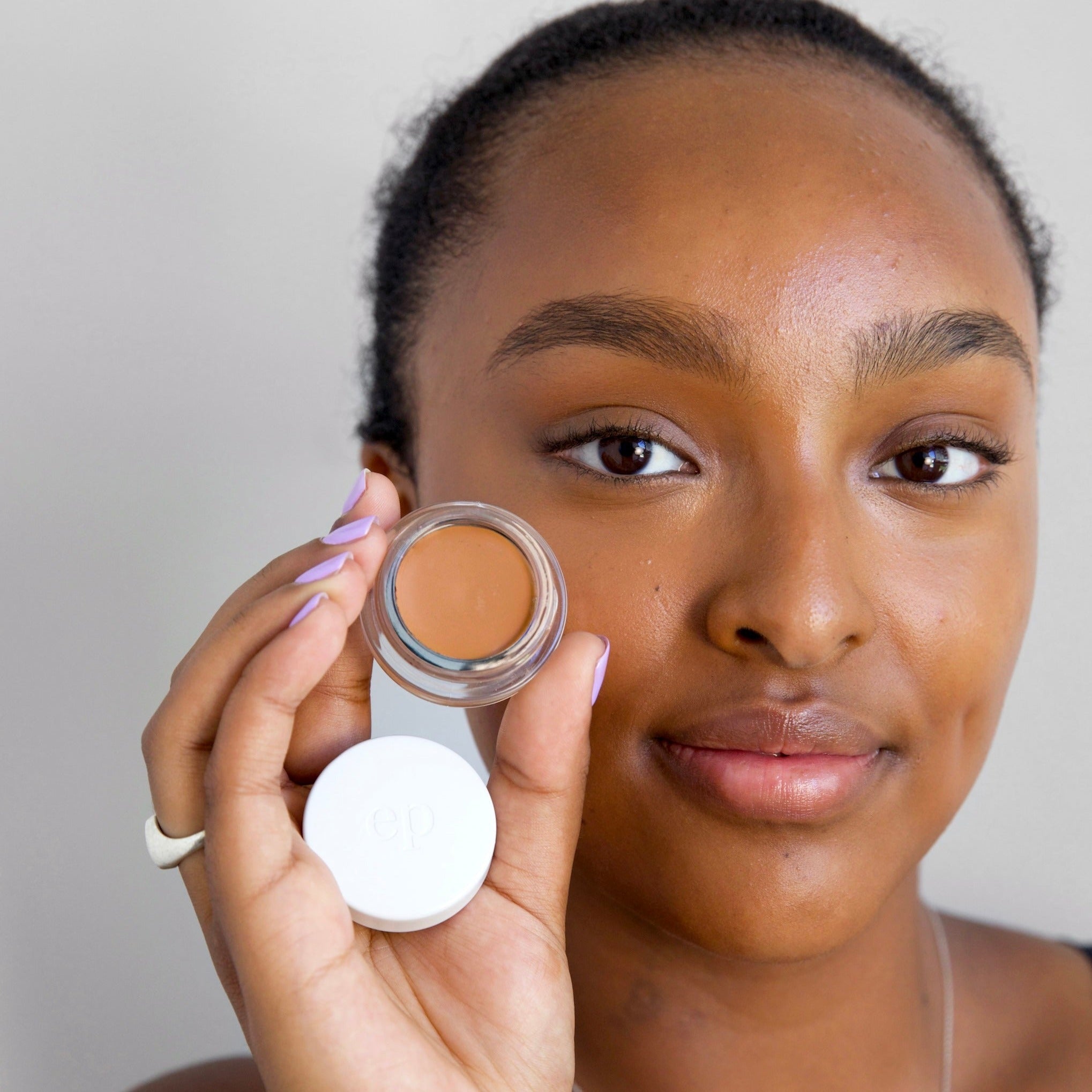 Best Arnica Concealer for Dark Circles & Blemishes - Natural Coverage Makeup - Perfect for Daily Use & Special Occasions