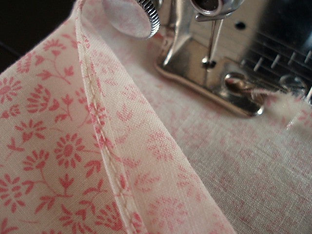 Vintage Original Singer 1/8 Inch Narrow Rolled Hemmer Foot - Perfect for Delicate Fabrics, Lace Edging & Quilting Projects (Sewing Machine Attachment)