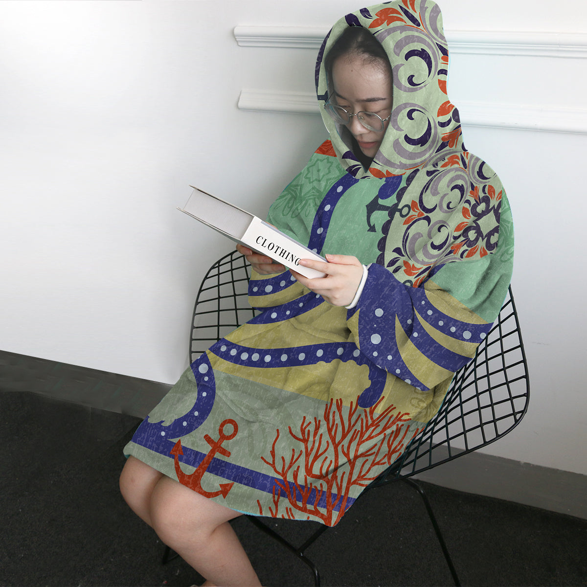 Octopus Passion Wearable Blanket Hoodie - Soft Fleece Lounge Wear for Adults - Perfect for Netflix Nights & Cozy Home Relaxation