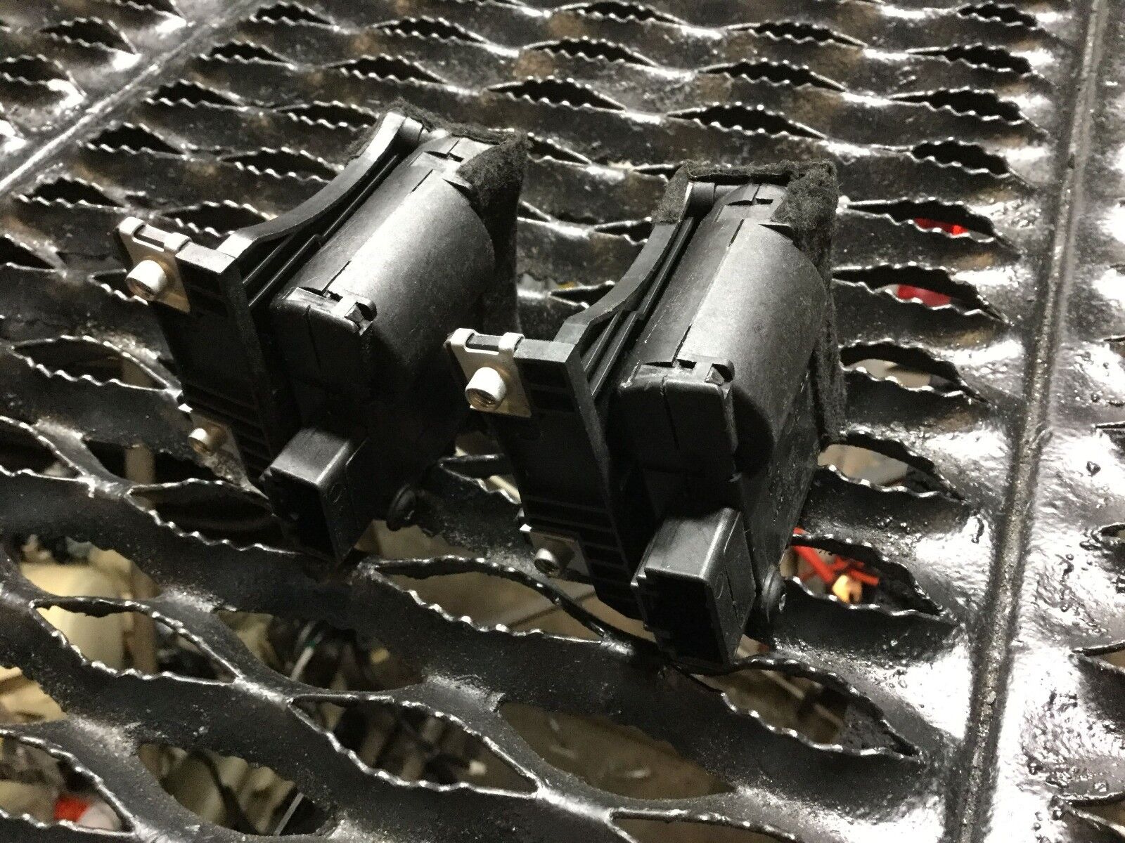 2003-2007 Audi A8 AC Core Actuator Servo Flap Motor - OEM Replacement (2-Pack) - Perfect for HVAC System Repairs & Climate Control Maintenance