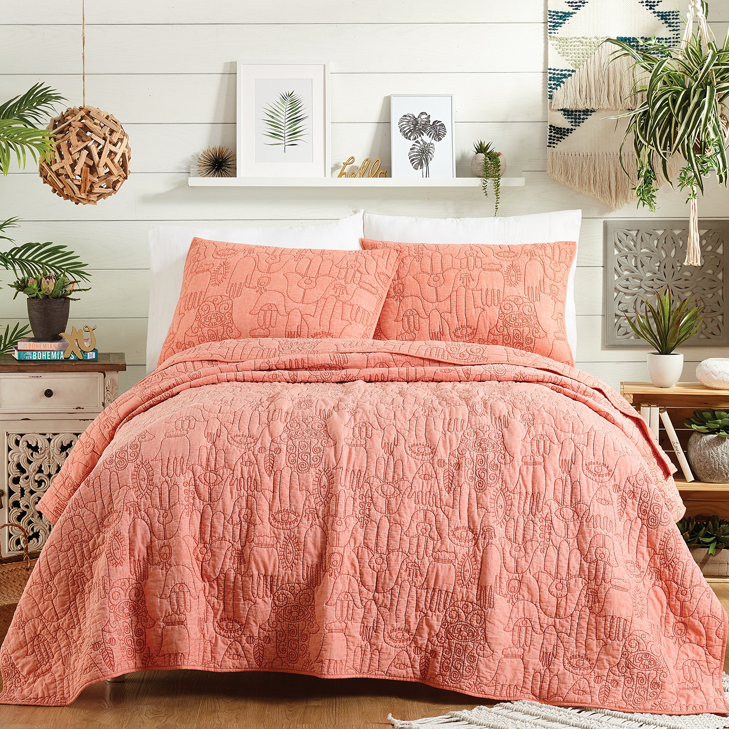 Jungalow Hamsa 3-Piece Quilt Set - Lightweight King Size Coverlet with Shams, All Seasons Bedding in Blush Pink | Boho Chic Home Decor for Master Bedroom & Guest Room