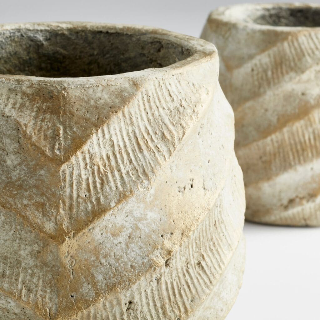 Cyan Design 11057 Cache Creek Large Brown Sandstone Planter - Perfect for Indoor/Outdoor Garden Decor, Patio & Home Décor