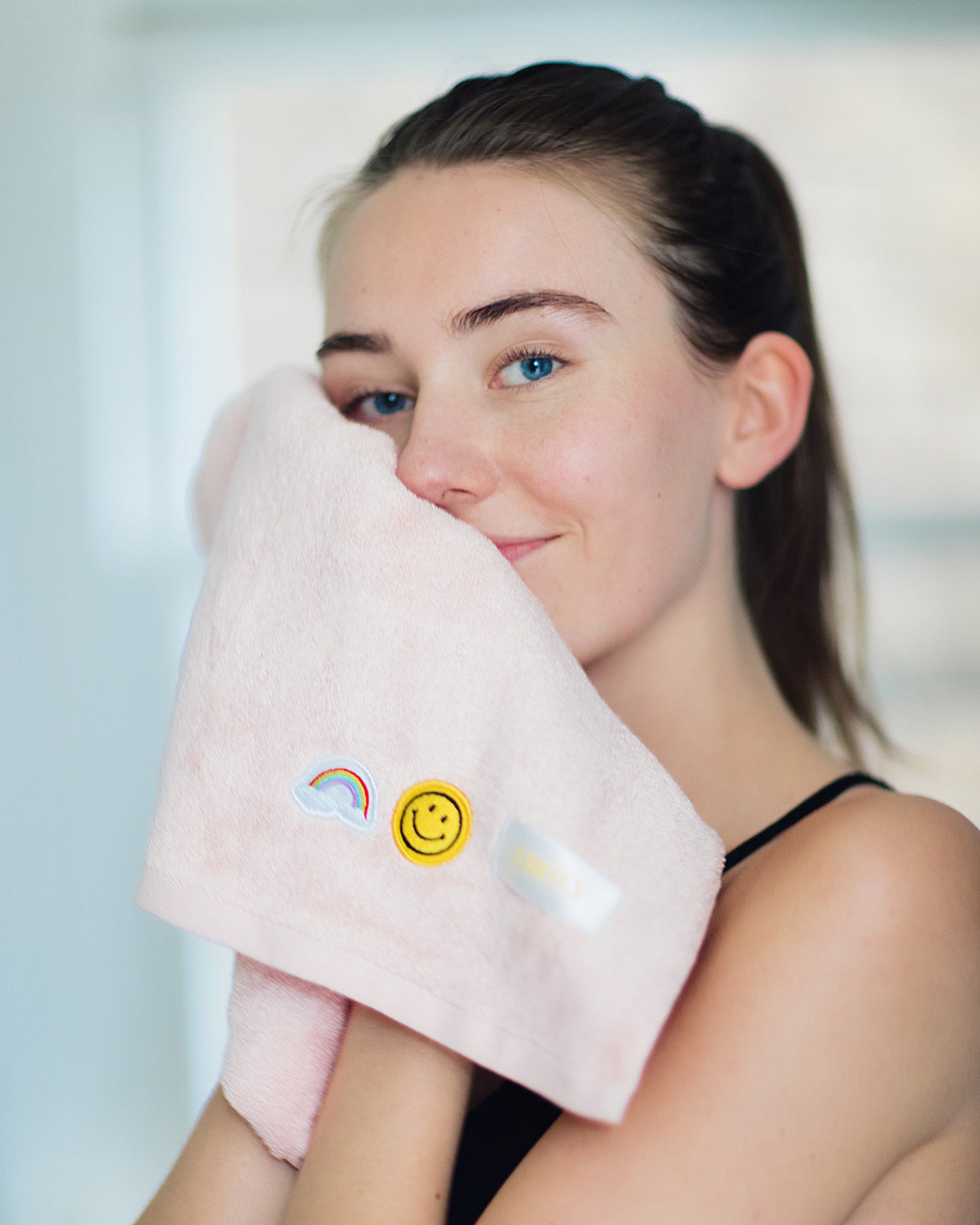 Soft & Absorbent Face Towel for Skincare & Makeup Removal - Gentle on Skin, Perfect for Daily Cleansing & Spa Days