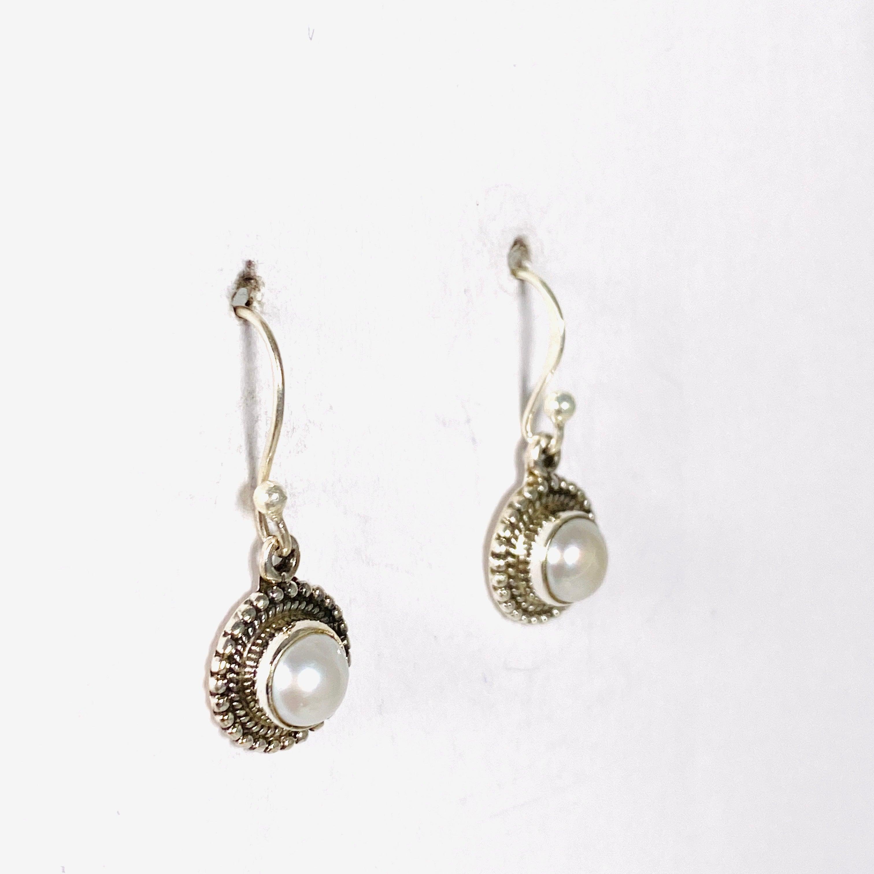 Elegant Pearl Round Earrings with Silver Detailing E2695 – Perfect for Weddings, Parties & Special Occasions