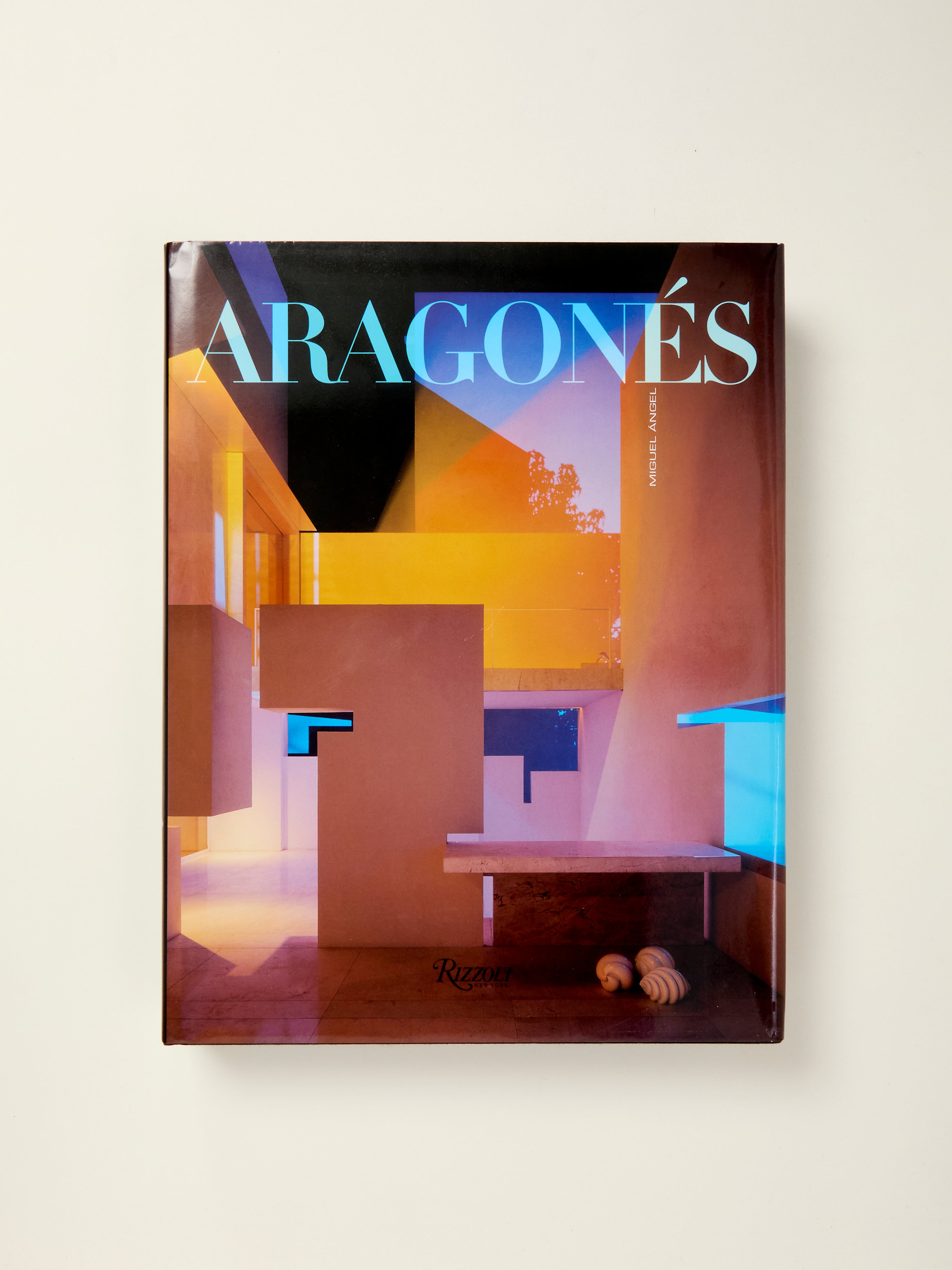 Aragones 93406 - Premium Quality for Home, Office, and Outdoor Use
