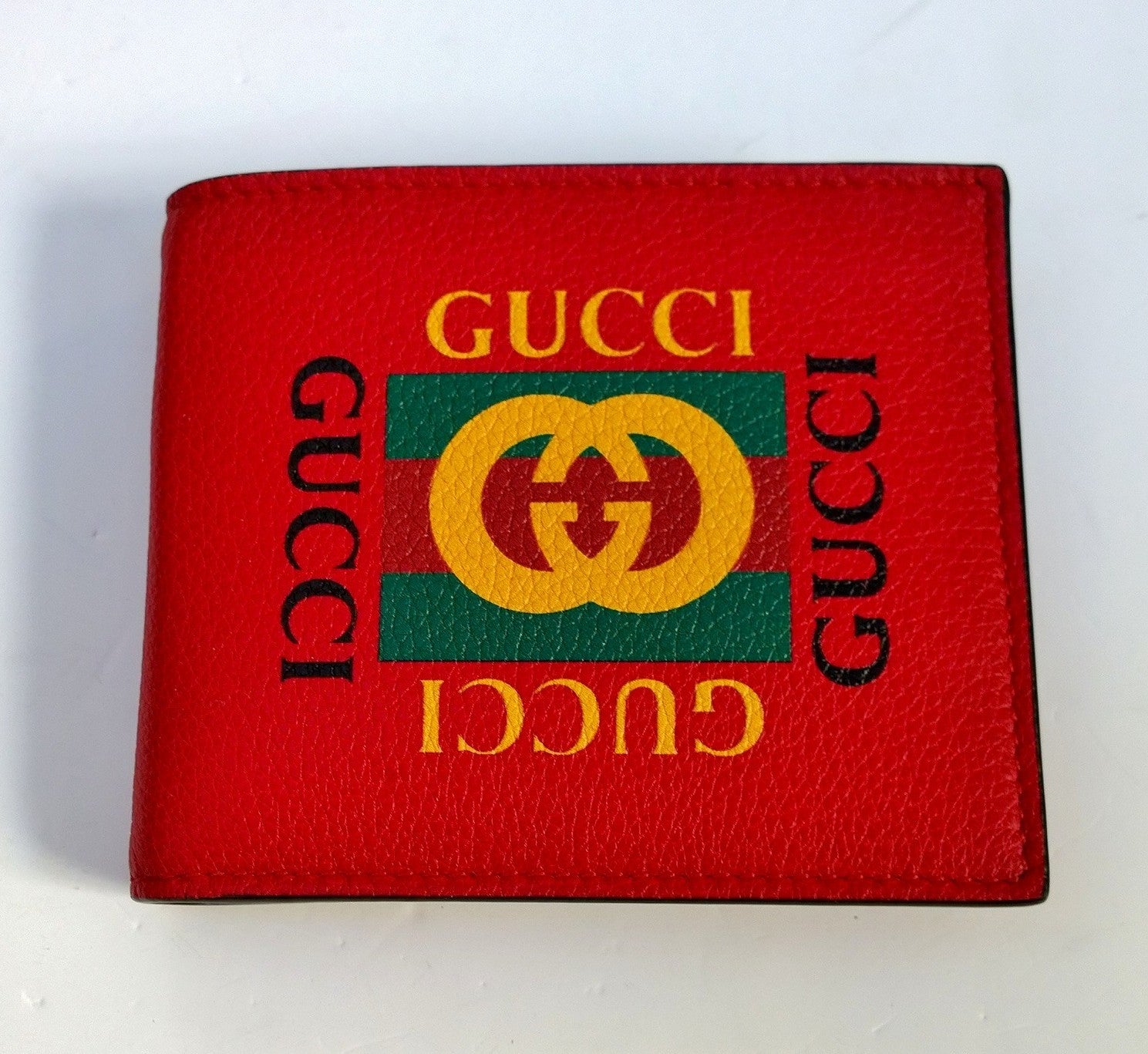 Authentic Gucci Red Textured Leather Wallet with Printed GG Logo - Perfect for Everyday Use & Luxury Gift Giving