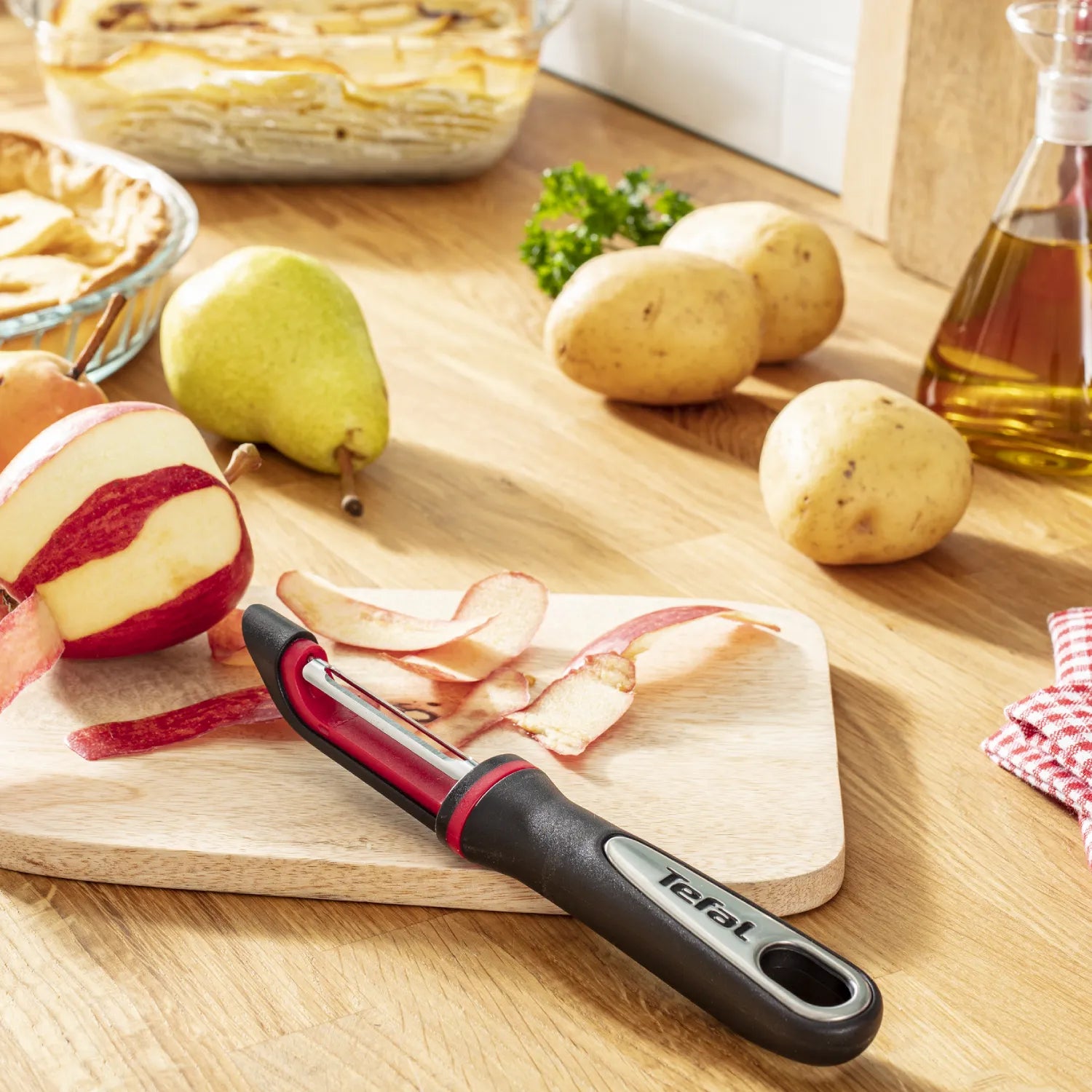 Tefal Ingenio K2071014 Vegetable Peeler - Stainless Steel Blade, Ergonomic Handle for Easy Peeling - Perfect for Potatoes, Carrots, and Fruits in Kitchen & Cooking