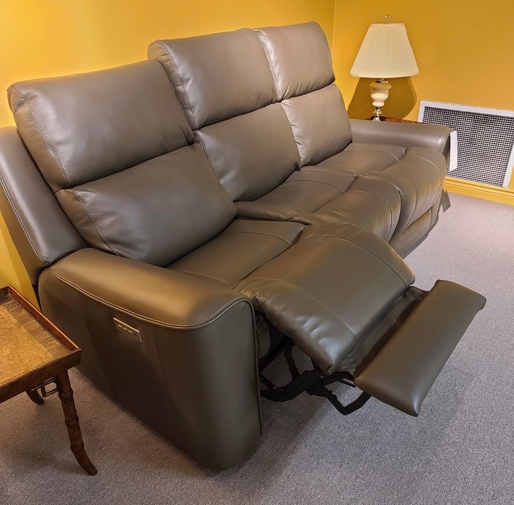 Hastings Ergonomic Office Chair with Adjustable Headrest & Lumbar Support - Perfect for Home Office, Gaming & Workspace Comfort