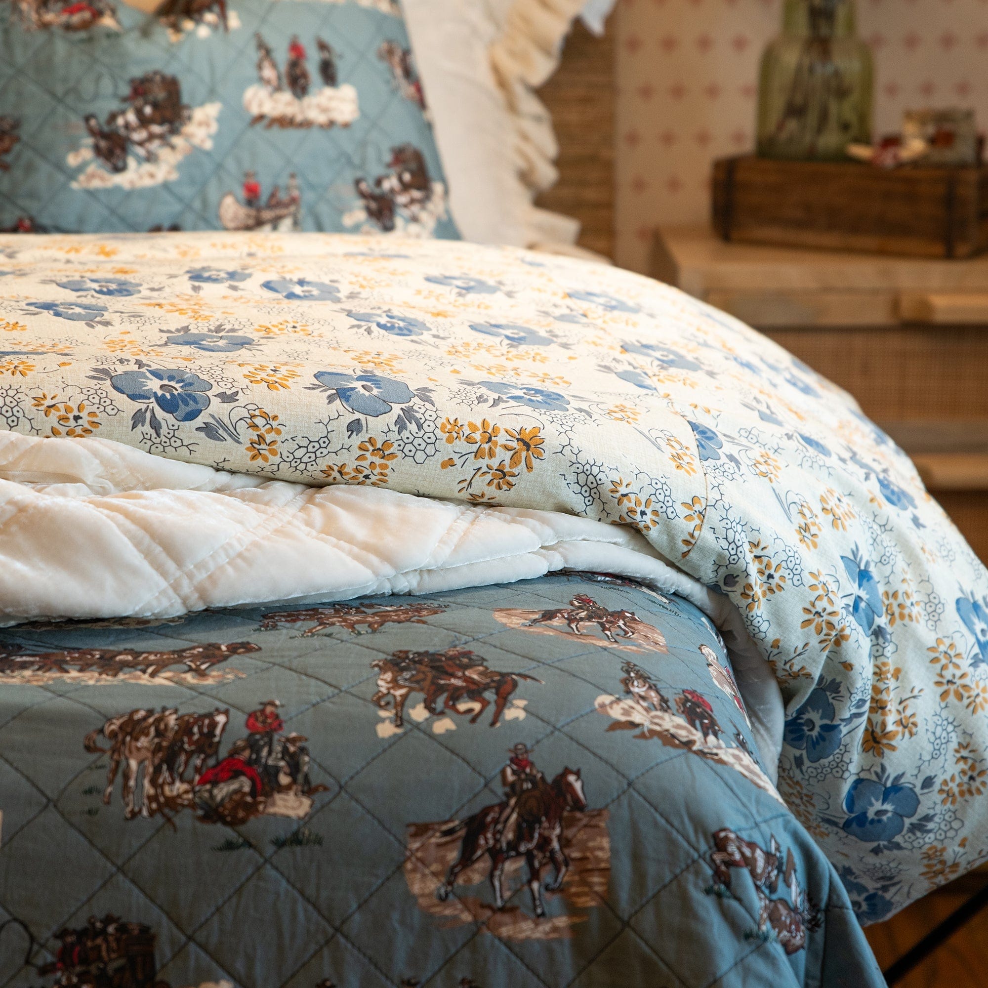 Reversible Quilt Set by Settler - Soft & Cozy Bedding for All Seasons | Perfect for Bedroom, Guest Room & Dorm Decor