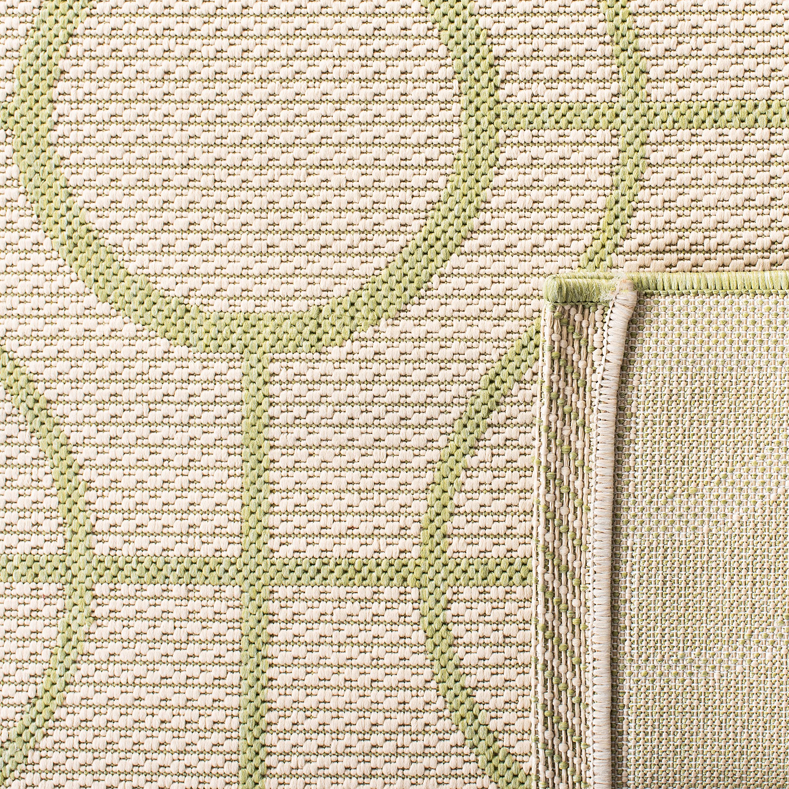 SAFAVIEH Courtyard Collection 2' x 3'7