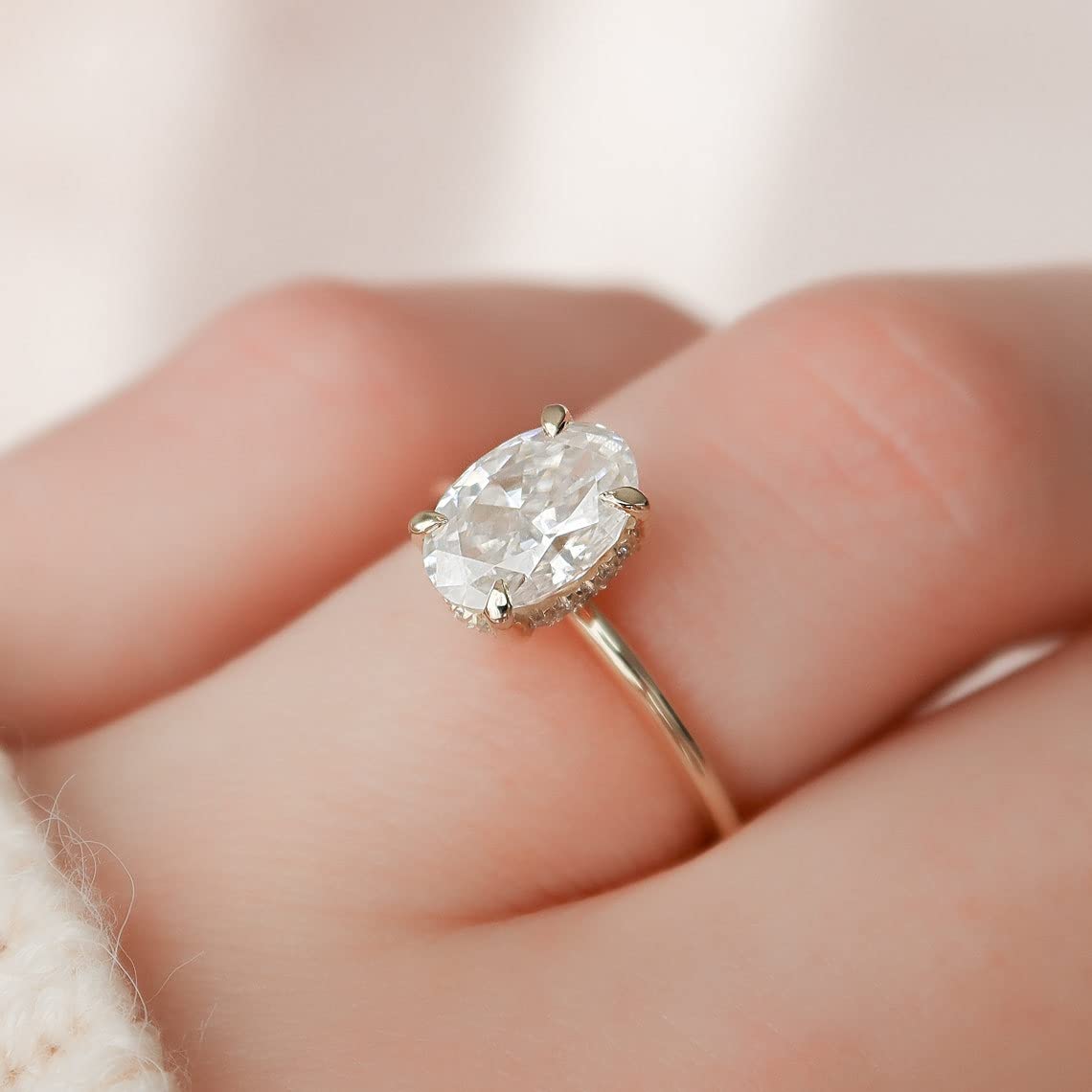 1.5CT Oval Moissanite Engagement Ring in 14K Gold - Perfect for Weddings & Proposals