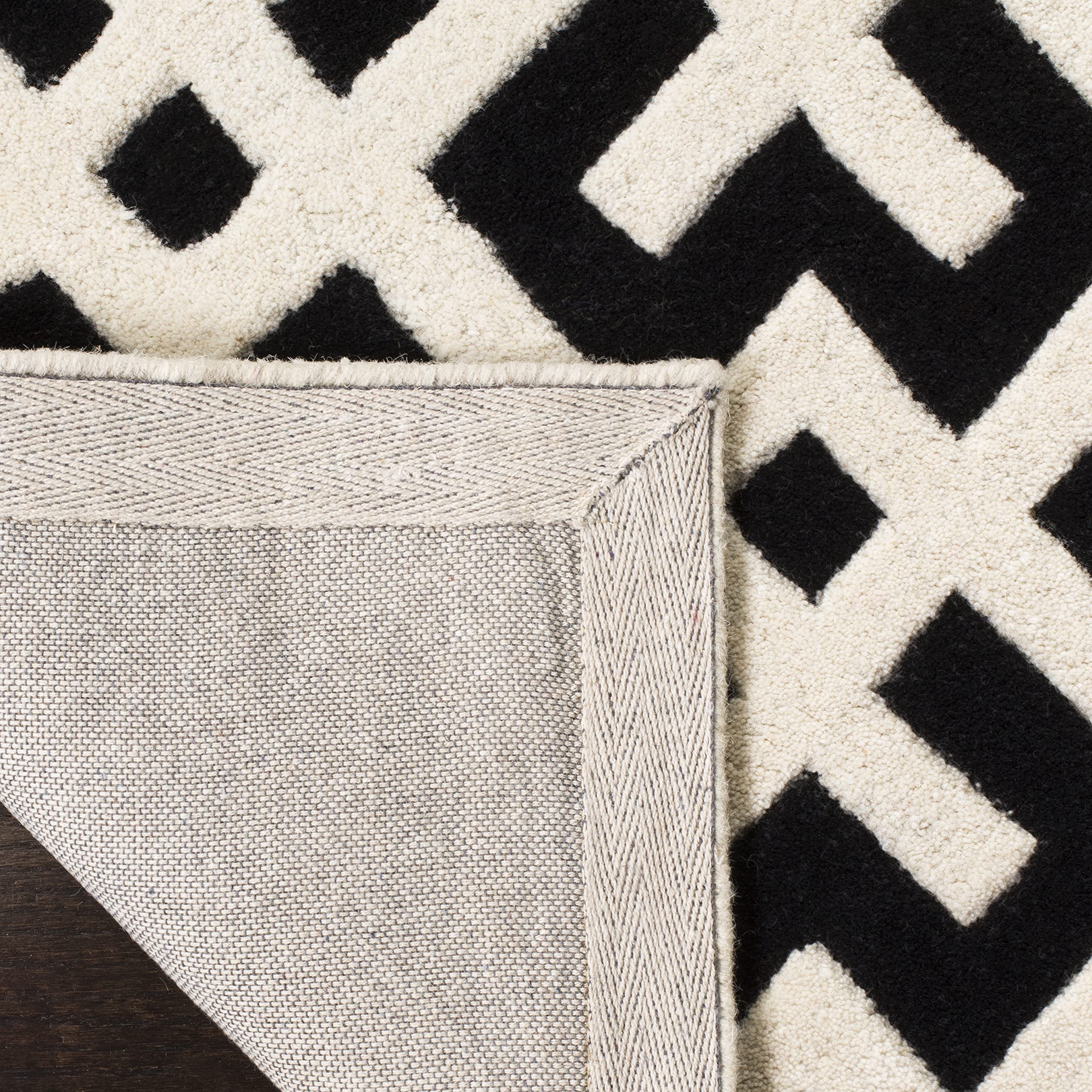SAFAVIEH Chatham Collection 7' Square Black/Ivory Geometric Wool Area Rug - Handmade Premium Quality for Living Room, Bedroom & Office Decor