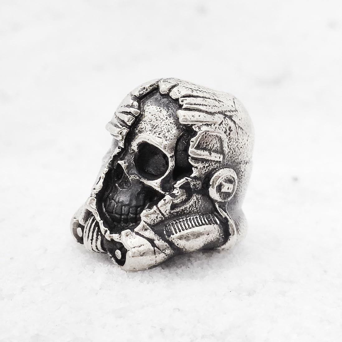 EDC Paracord Bead Charm - DIY Metal Lanyard Bead for Knives & Survival Gear (Stormtrooper Skull Silver) - Camping & Outdoor Use