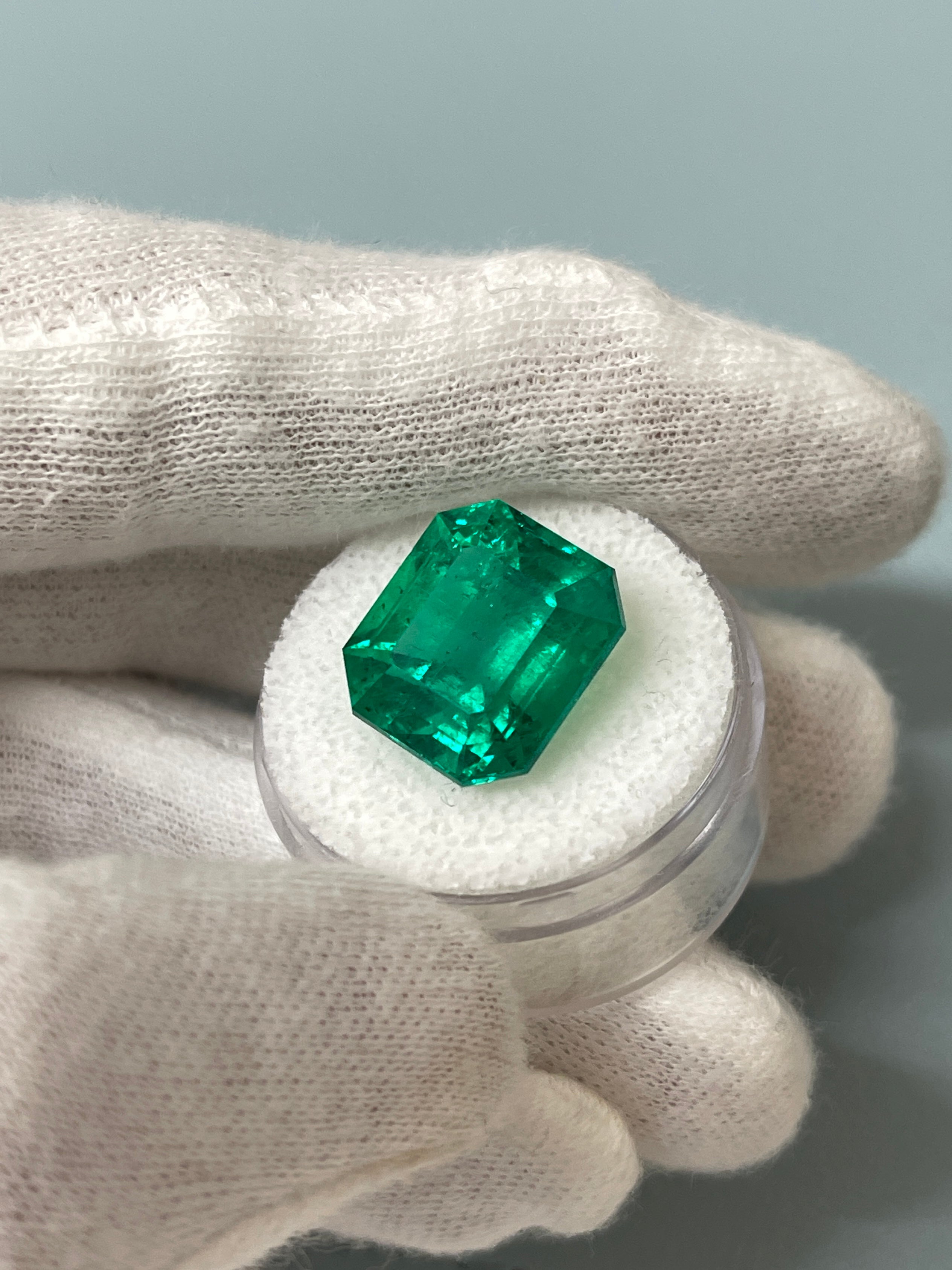12.81 Carat GRS Certified Minor Oil Vivid Green Colombian Emerald Loose Gemstone for Jewelry Making, Engagement Rings & Luxury Collectibles