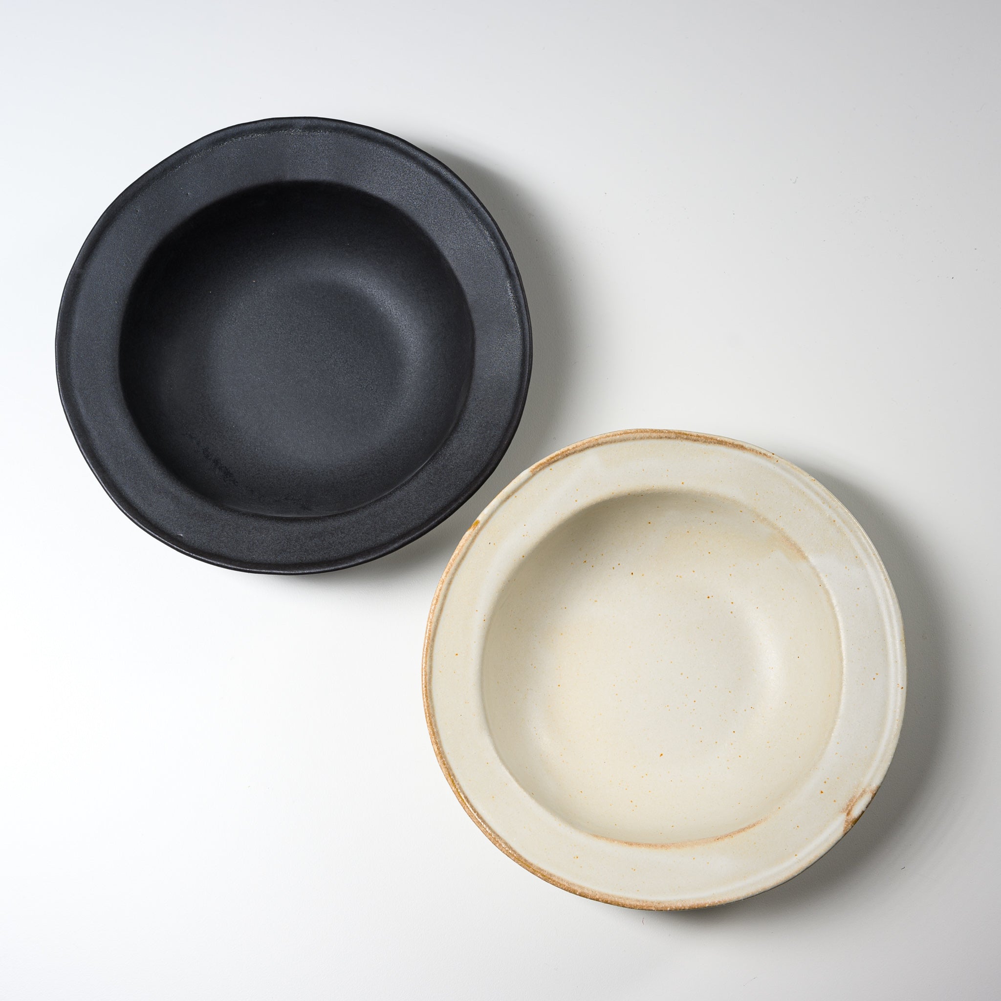 Premium Wakasama Kiln Soup Rim Bowl - 20 cm Ceramic Rice Bowl with Two Color Options - Perfect for Asian Cuisine, Ramen, and Home Dining