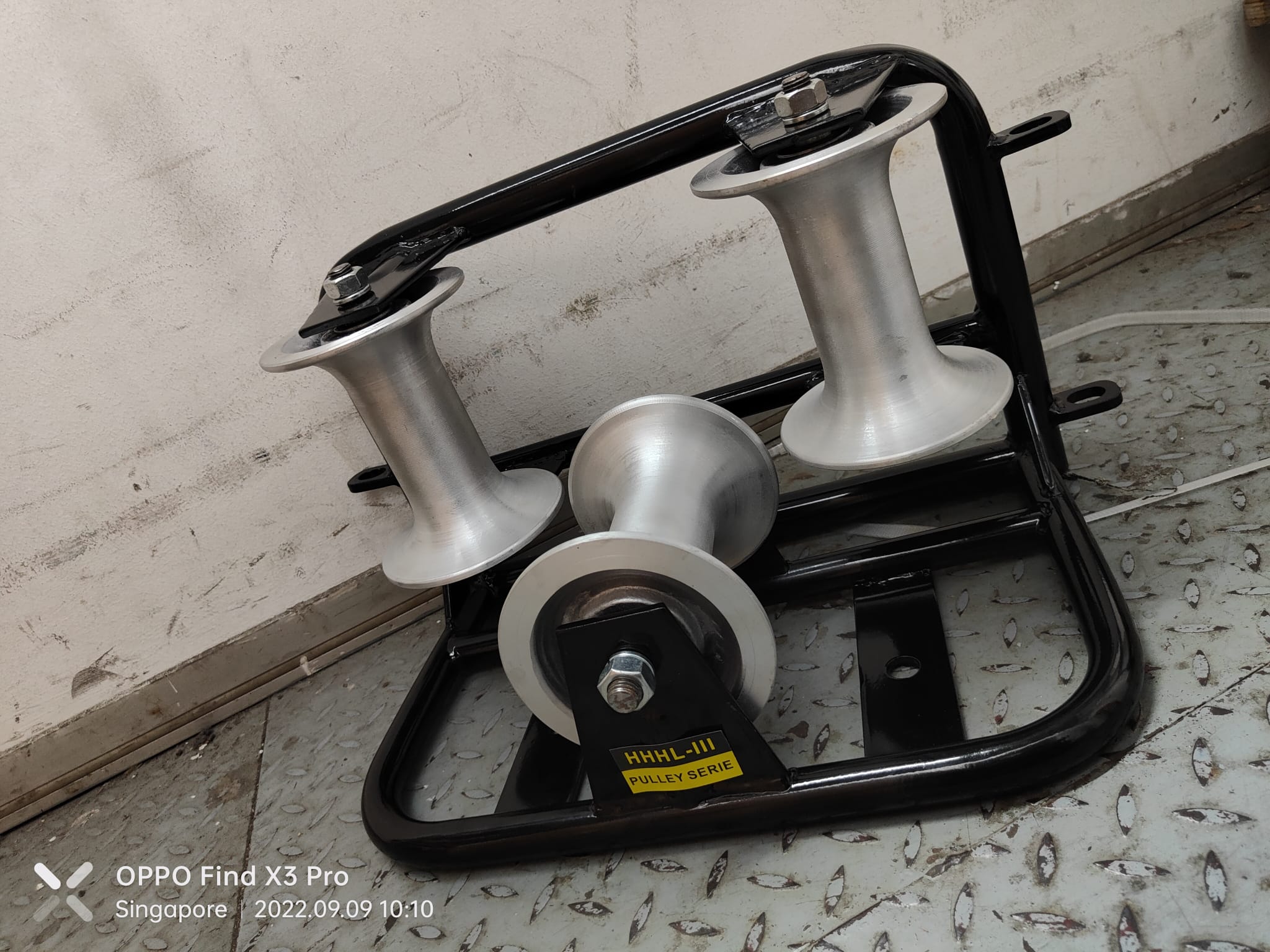 Aiko HHHL III Cable Roller - Heavy Duty Cable Management Tool for Professional Electricians | Perfect for Construction Sites, Data Centers & Home Wiring Projects