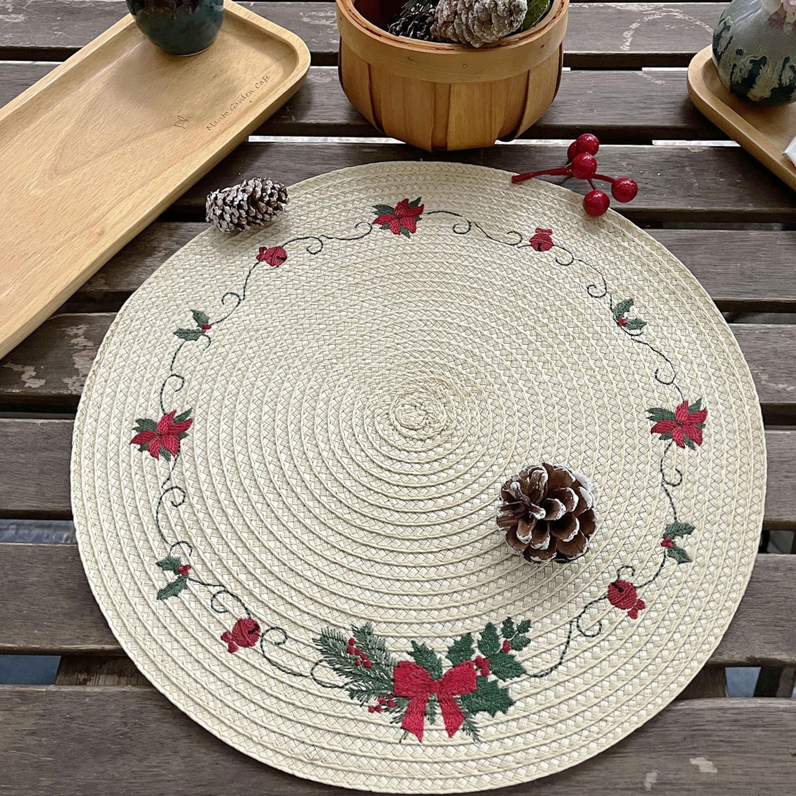 LaneVines Christmas Placemats Set of 4 - Round Embroidered Holiday Table Mats for Kitchen & Dining Decor - Perfect for Christmas Dinner, Party, and Festive Home Decorations