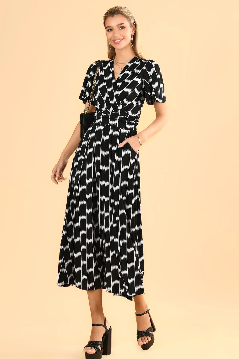 Halley Angle Sleeve Jersey Maxi Dress - Black Geometric Print Flowy Long Dress for Women, Perfect for Summer Beach Vacations, Date Nights & Casual Outings