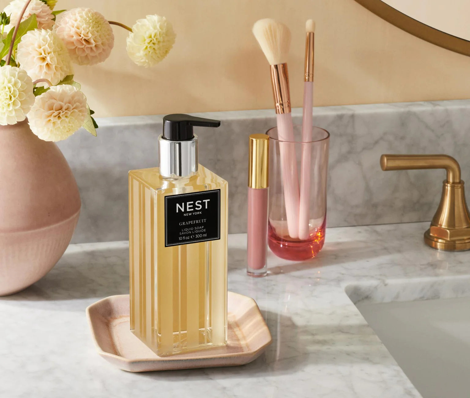 Nest Grapefruit Liquid Soap - Refreshing Citrus Hand Wash for Kitchen & Bathroom | Eco-Friendly & Moisturizing