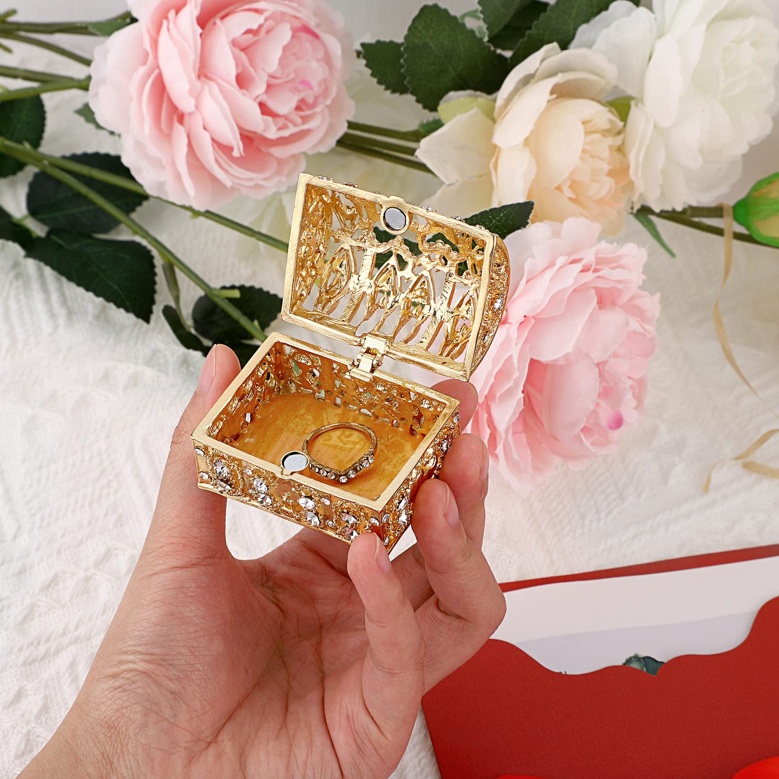 ELLDOO Floral Engraved Jewelry Box - Crystal Treasure Chest Keepsake Organizer for Rings, Earrings & Small Trinkets | Wedding, Birthday Gift for Women & Girls | Perfect for Bridal Shower, Anniversary & Special Occasion Storage (Gold)
