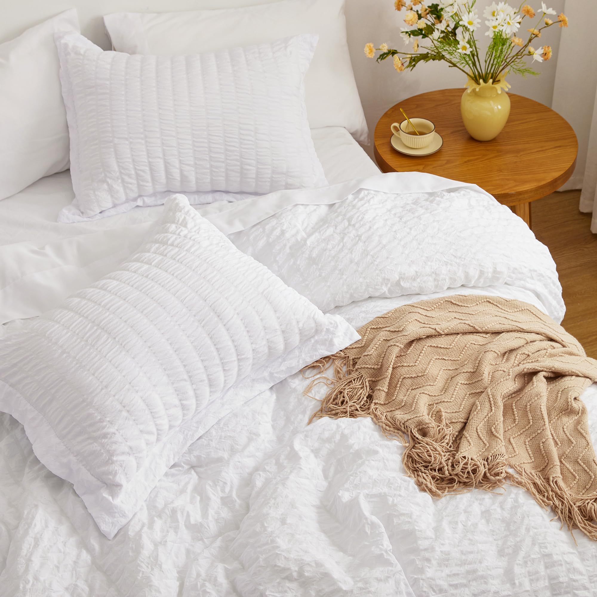 Love's Cabin Seersucker White Queen Comforter Set - 7 Piece All Season Lightweight Bedding | Includes Comforter, Flat Sheet, Fitted Sheet, Pillowcases & Shams | Perfect for Guest Rooms, Vacation Homes & Cozy Bedroom Decor