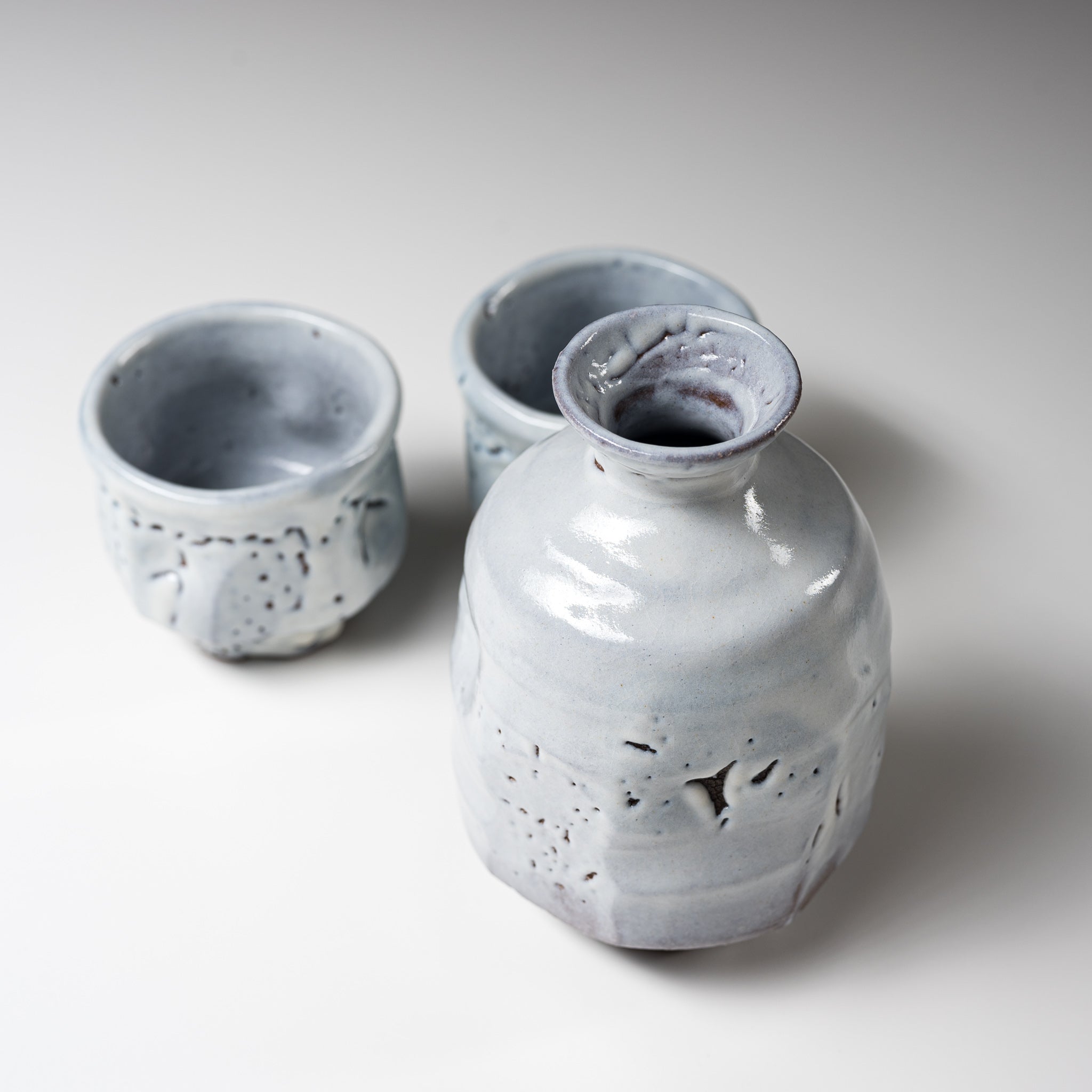 Premium Tenryu Kiln Hagi Ware Japanese Sake Set - Handcrafted White Ceramic Sake Cups & Decanter with Wooden Gift Box - Traditional Tea Ceremony & Home Entertaining Accessories